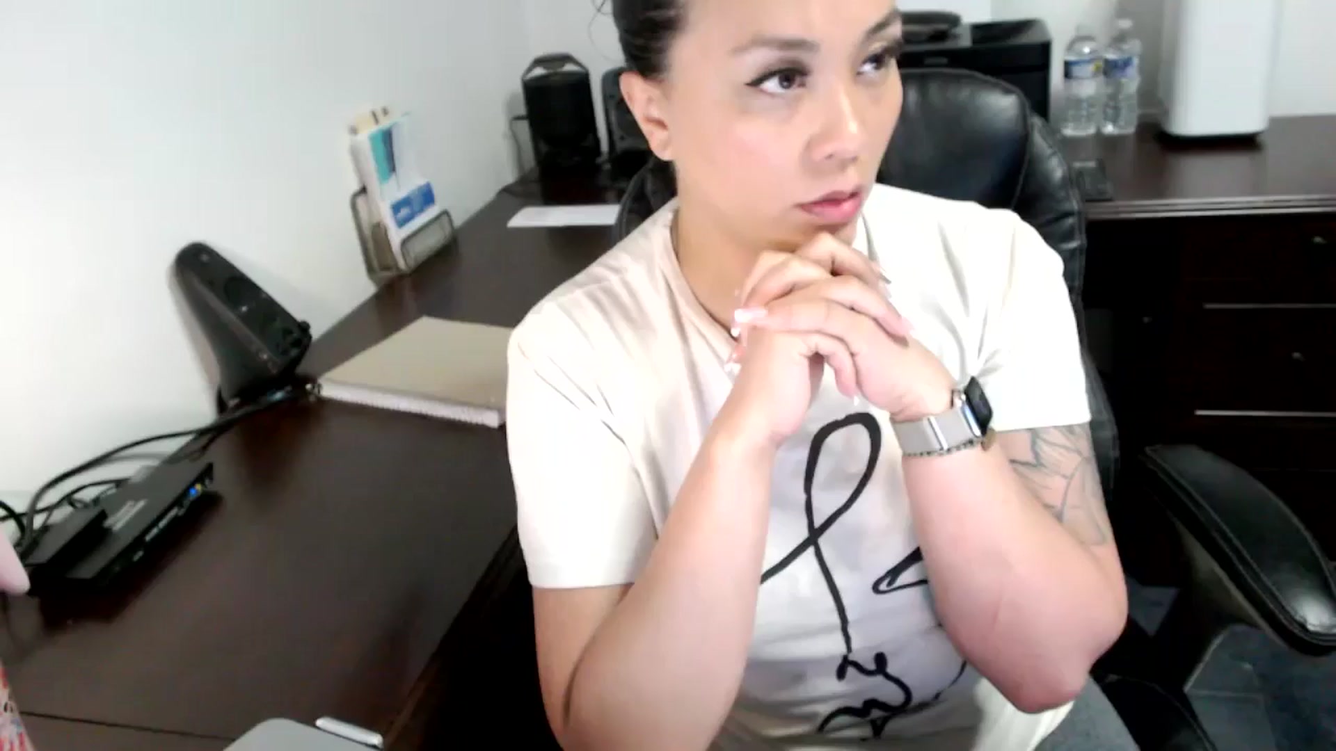 Gallery image thumbnail from MickaylaMoon's myfreecams stream on, 06/17/2024, 19:42 image 2 of 20