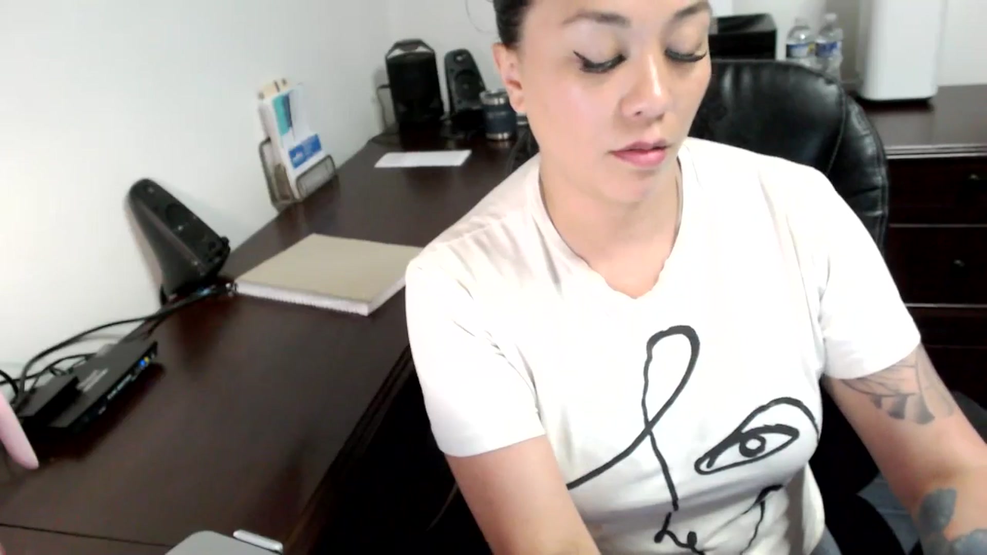 Gallery image thumbnail from MickaylaMoon's myfreecams stream on, 06/17/2024, 19:42 image 20 of 20