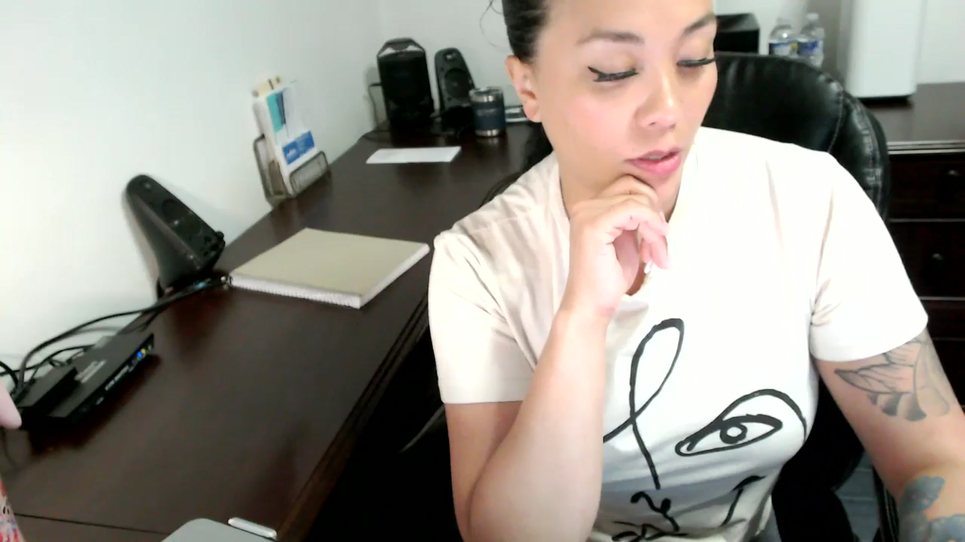Gallery image thumbnail from MickaylaMoon's myfreecams stream on, 06/17/2024, 19:42 image 9 of 20
