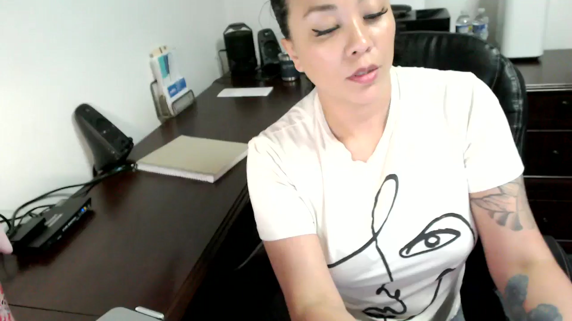Gallery image thumbnail from MickaylaMoon's myfreecams stream on, 06/17/2024, 19:42 image 8 of 20