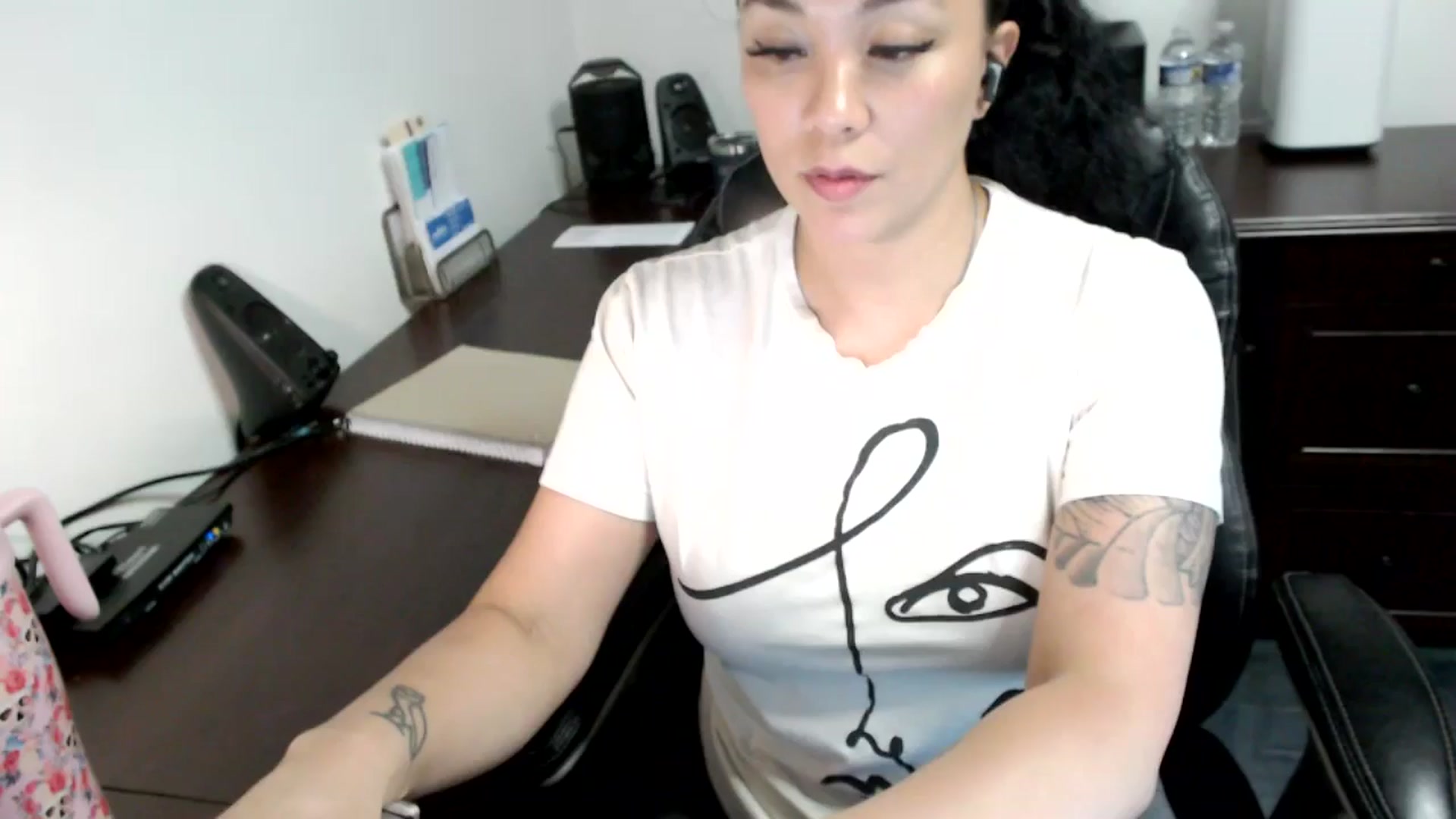Gallery image thumbnail from MickaylaMoon's myfreecams stream on, 06/17/2024, 20:27 image 12 of 20