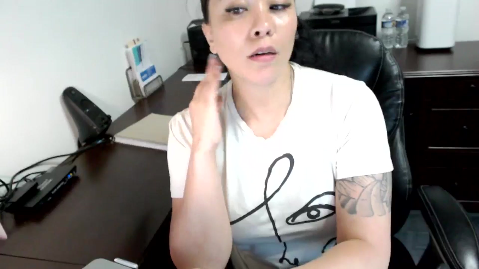 Gallery image thumbnail from MickaylaMoon's myfreecams stream on, 06/17/2024, 20:27 image 13 of 20