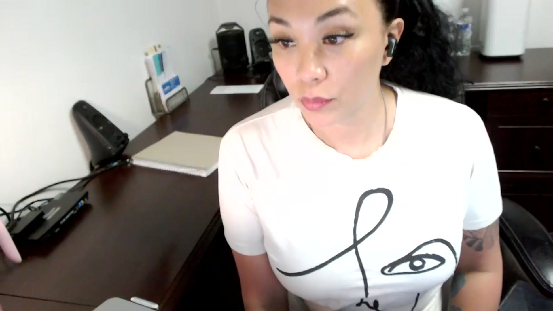 Gallery image thumbnail from MickaylaMoon's myfreecams stream on, 06/17/2024, 20:27 image 1 of 20