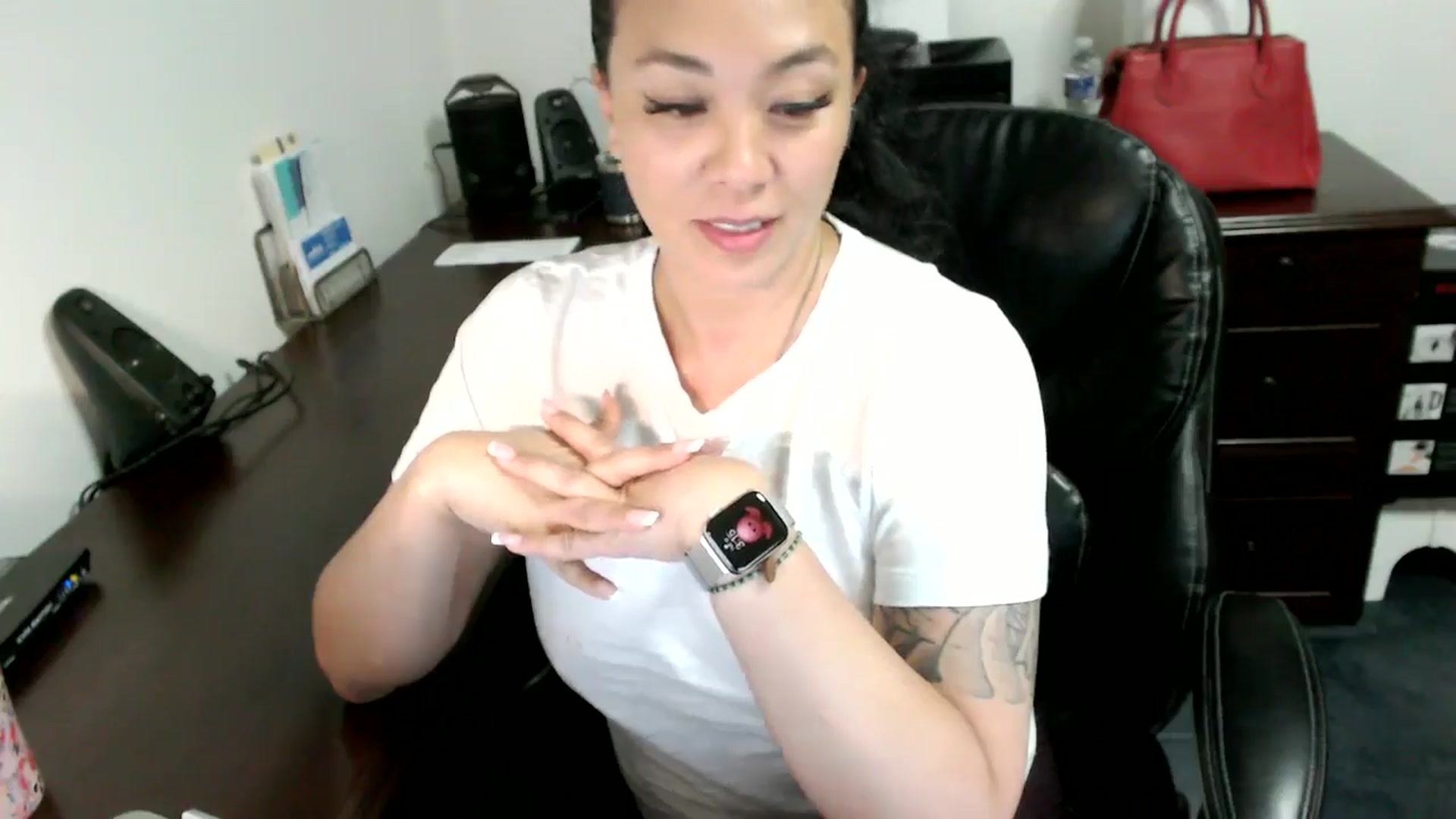 Gallery image thumbnail from MickaylaMoon's myfreecams stream on, 06/18/2024, 20:25 image 10 of 20