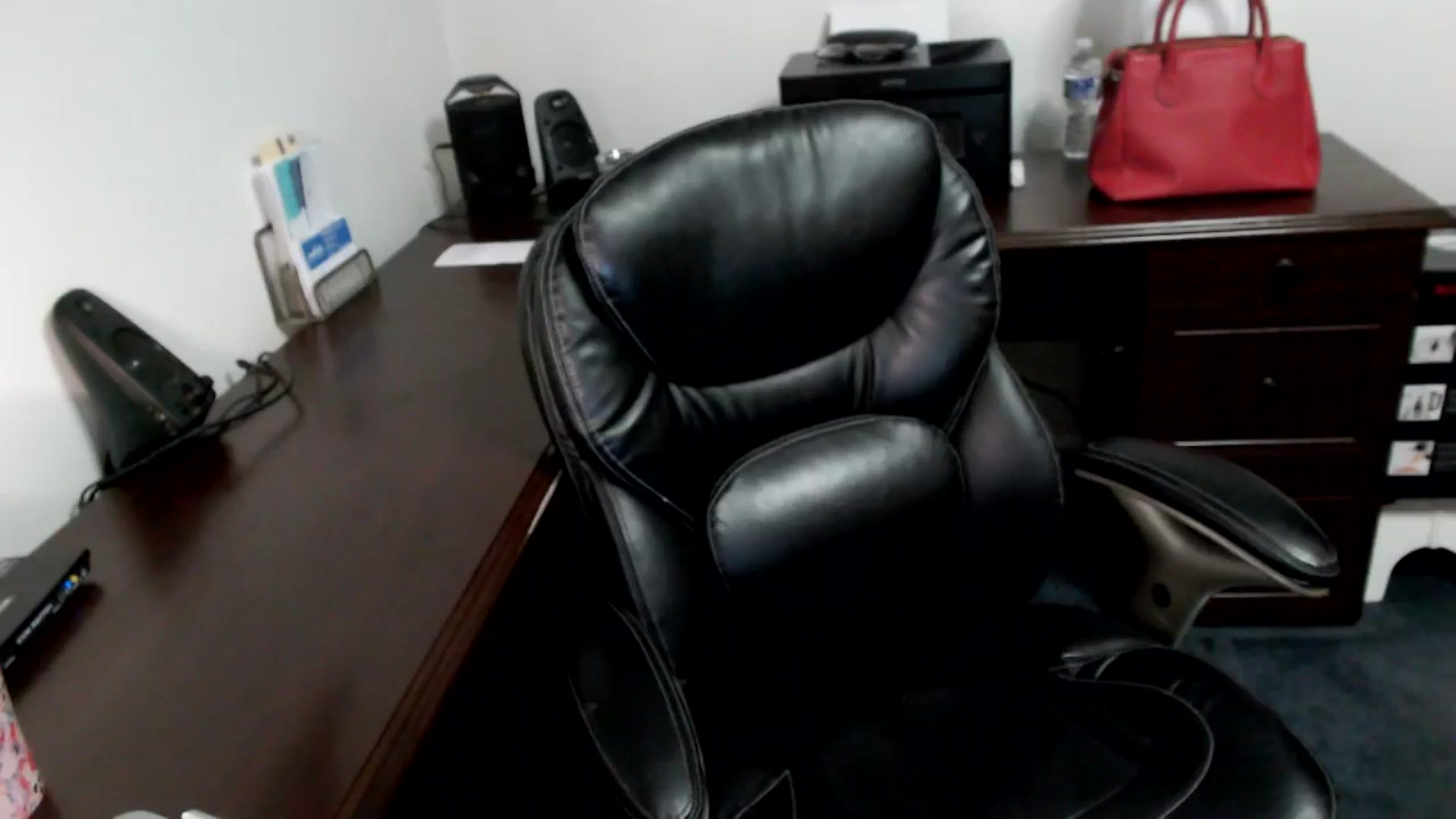 Gallery image thumbnail from MickaylaMoon's myfreecams stream on, 06/18/2024, 20:25 image 8 of 20
