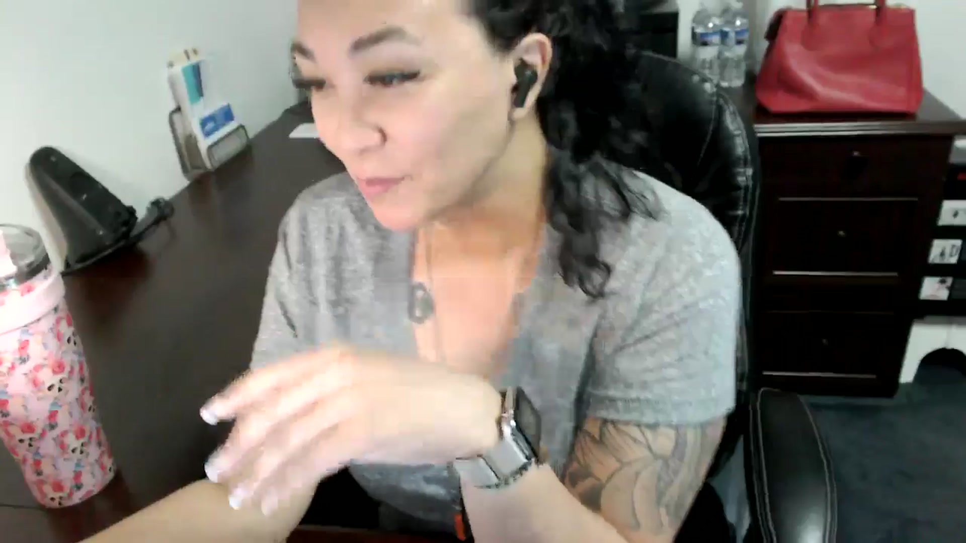 Gallery image thumbnail from MickaylaMoon's myfreecams stream on, 06/19/2024, 14:29 image 19 of 20