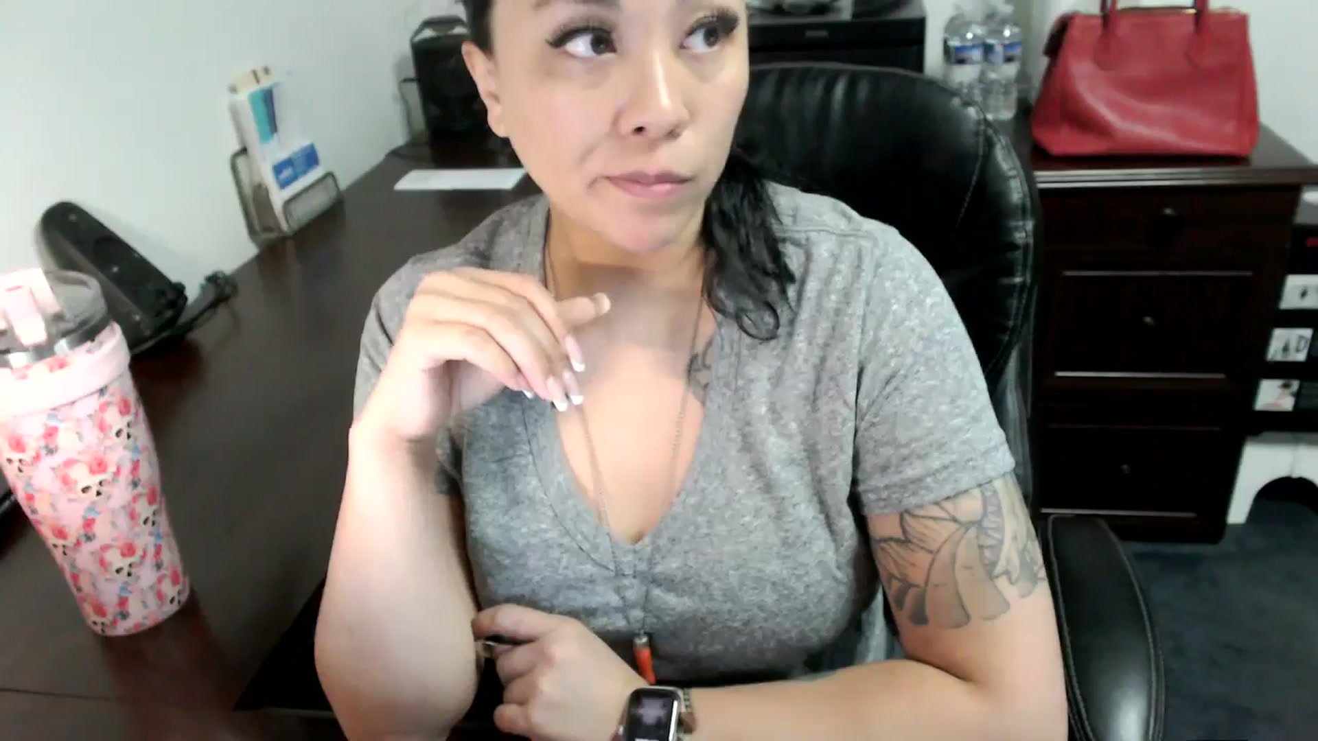 Gallery image thumbnail from MickaylaMoon's myfreecams stream on, 06/19/2024, 14:29 image 15 of 20