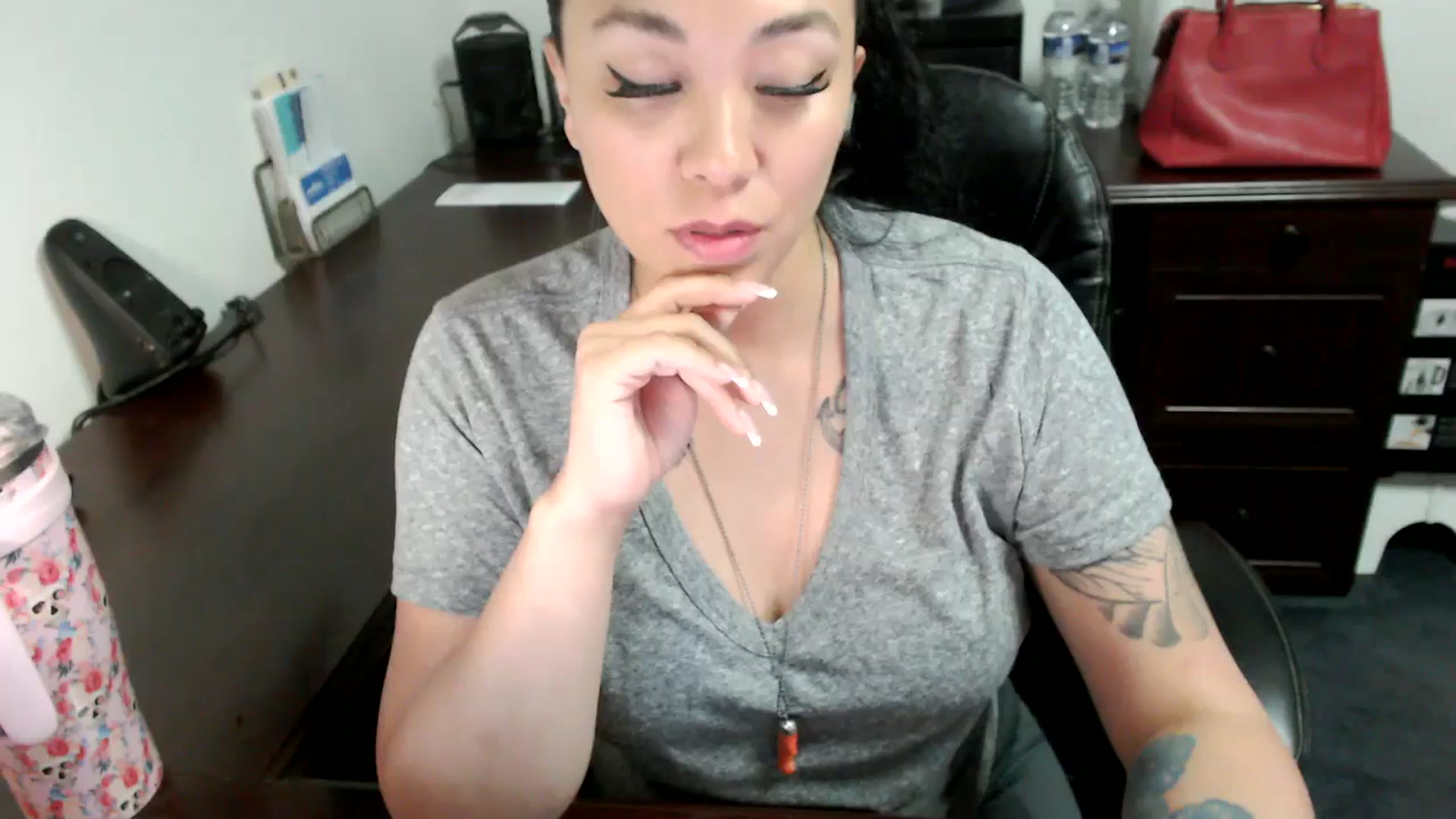 Gallery image thumbnail from MickaylaMoon's myfreecams stream on, 06/19/2024, 15:54 image 7 of 20