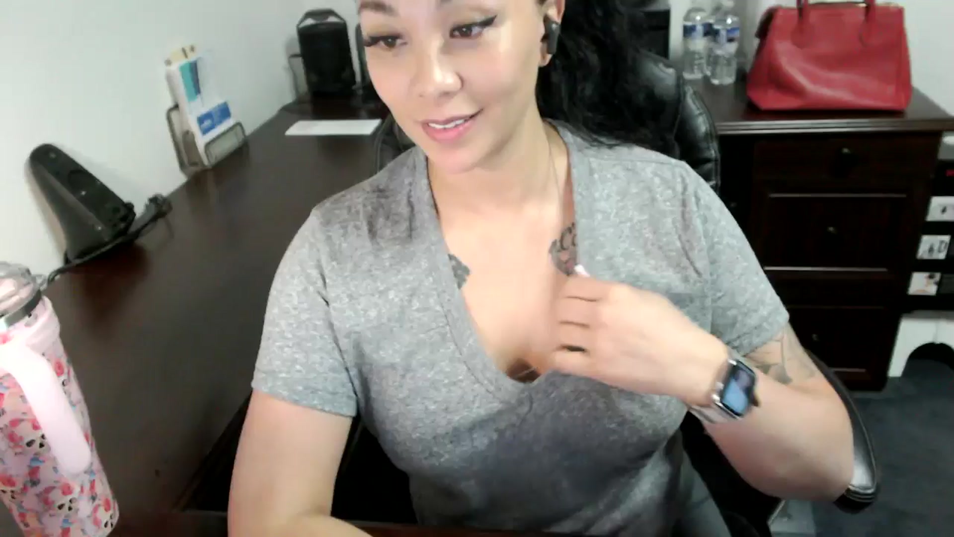 Gallery image thumbnail from MickaylaMoon's myfreecams stream on, 06/19/2024, 15:54 image 1 of 20