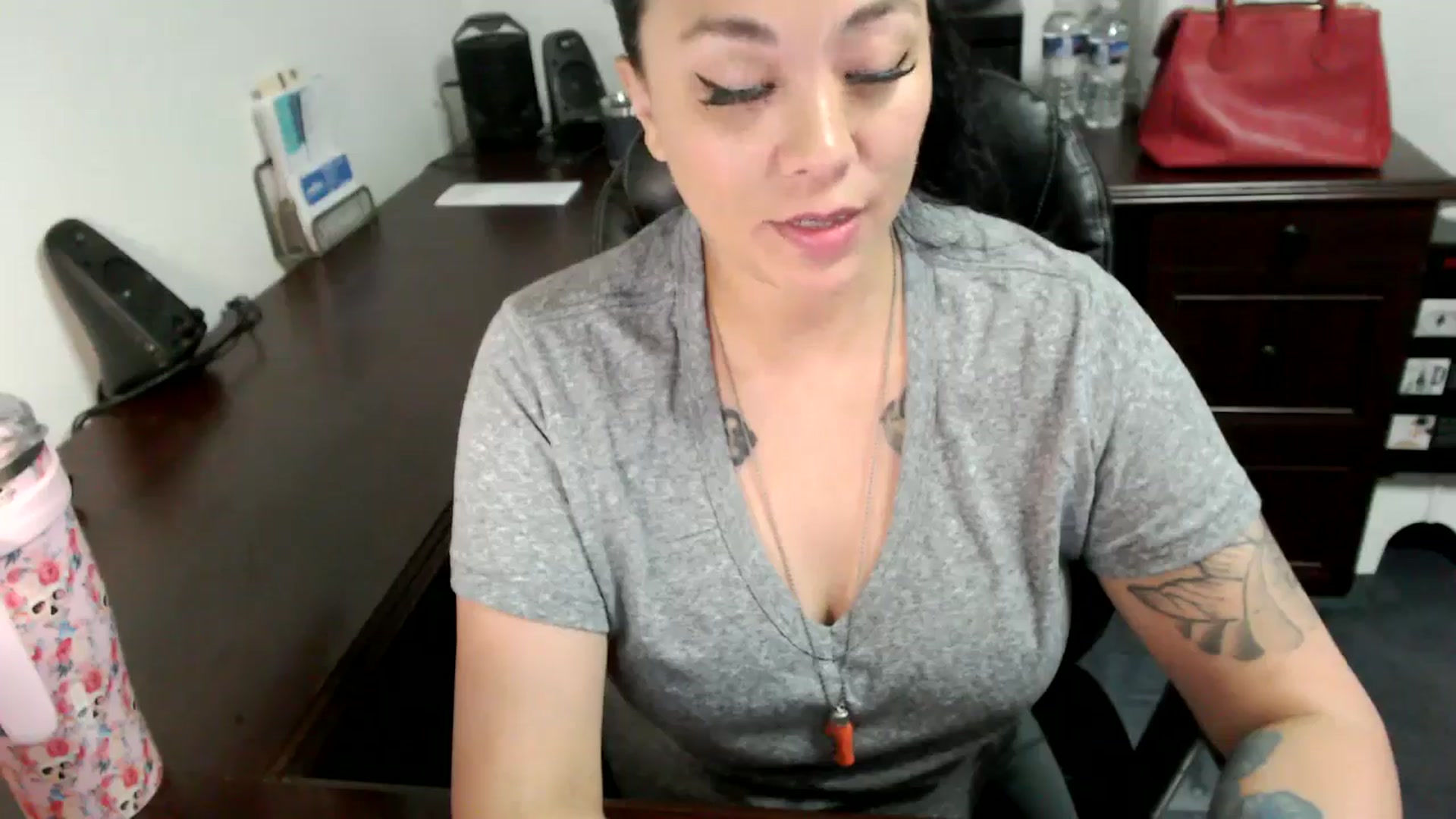 Gallery image thumbnail from MickaylaMoon's myfreecams stream on, 06/19/2024, 15:54 image 20 of 20