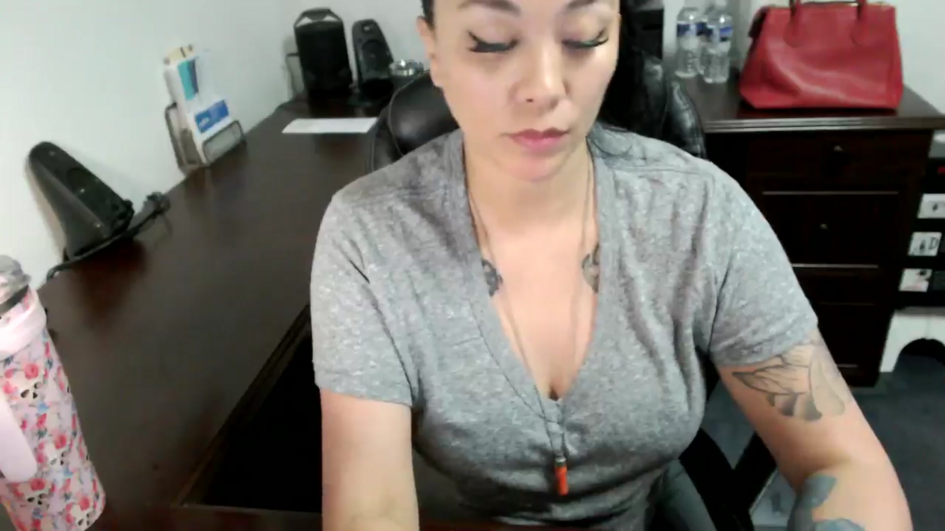 Gallery image thumbnail from MickaylaMoon's myfreecams stream on, 06/19/2024, 15:54 image 13 of 20