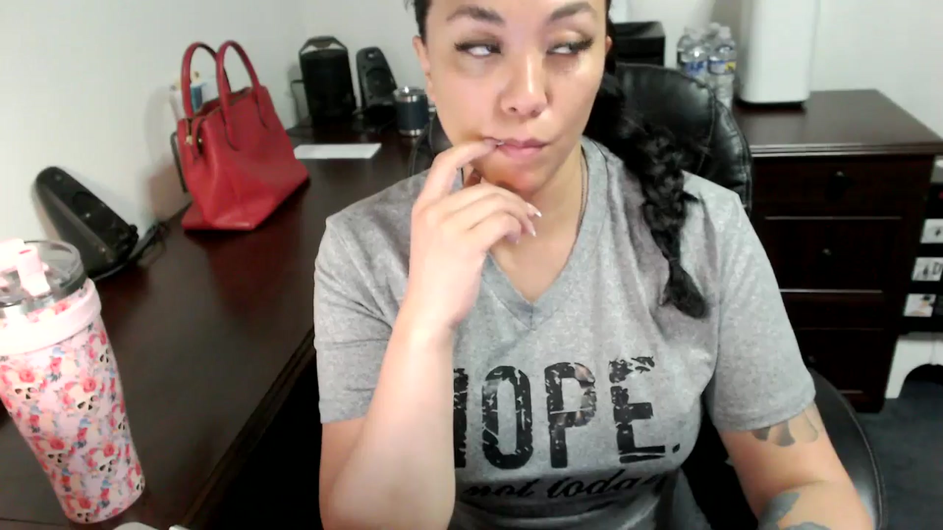 Gallery image thumbnail from MickaylaMoon's myfreecams stream on, 06/20/2024, 13:46 image 20 of 20