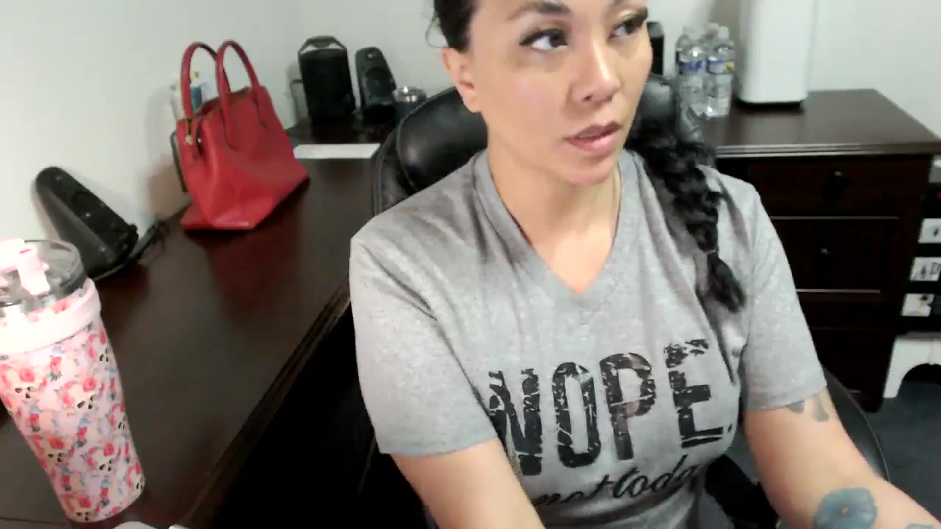 Gallery image thumbnail from MickaylaMoon's myfreecams stream on, 06/20/2024, 13:46 image 19 of 20