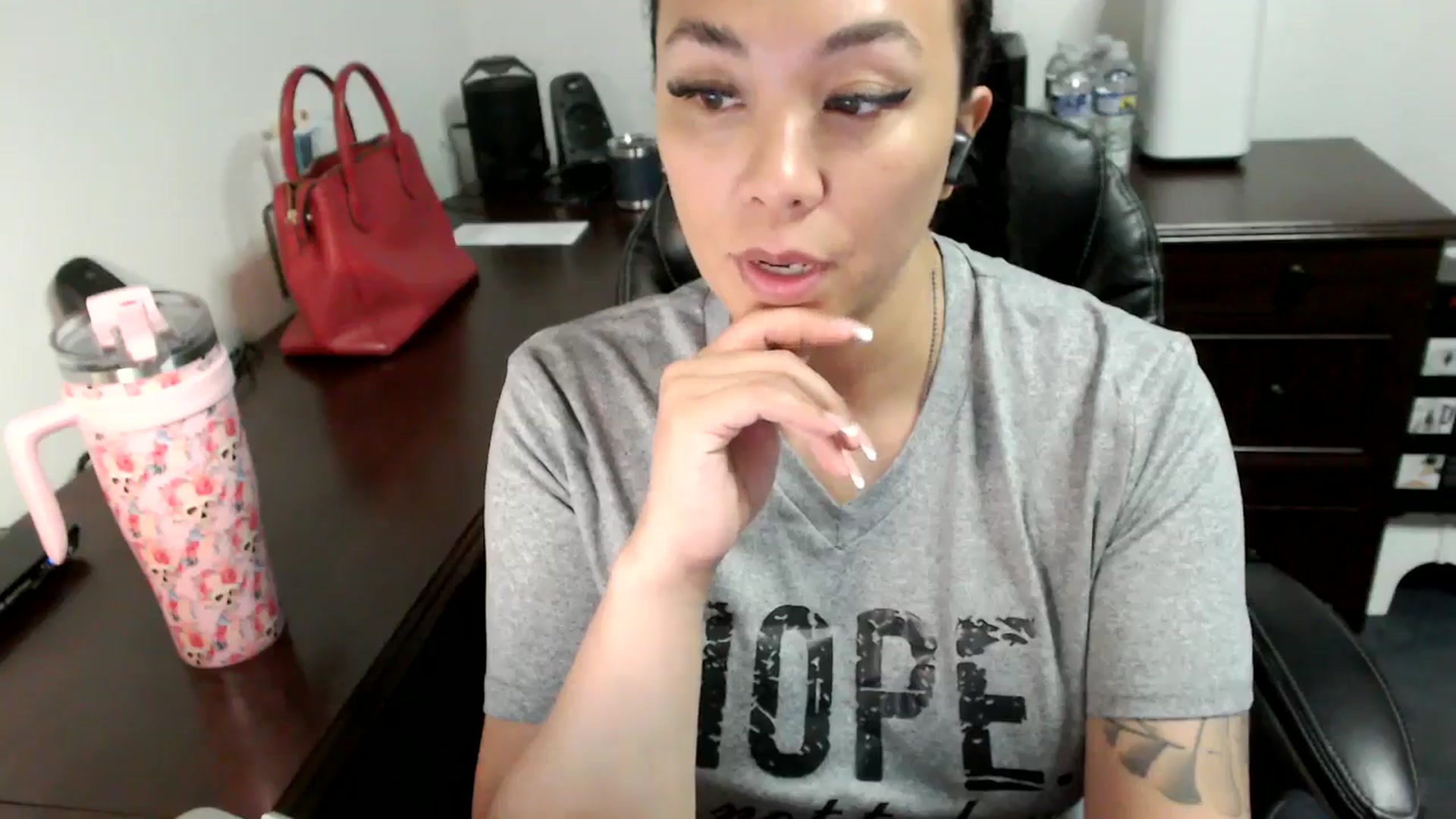 Gallery image thumbnail from MickaylaMoon's myfreecams stream on, 06/20/2024, 13:46 image 10 of 20