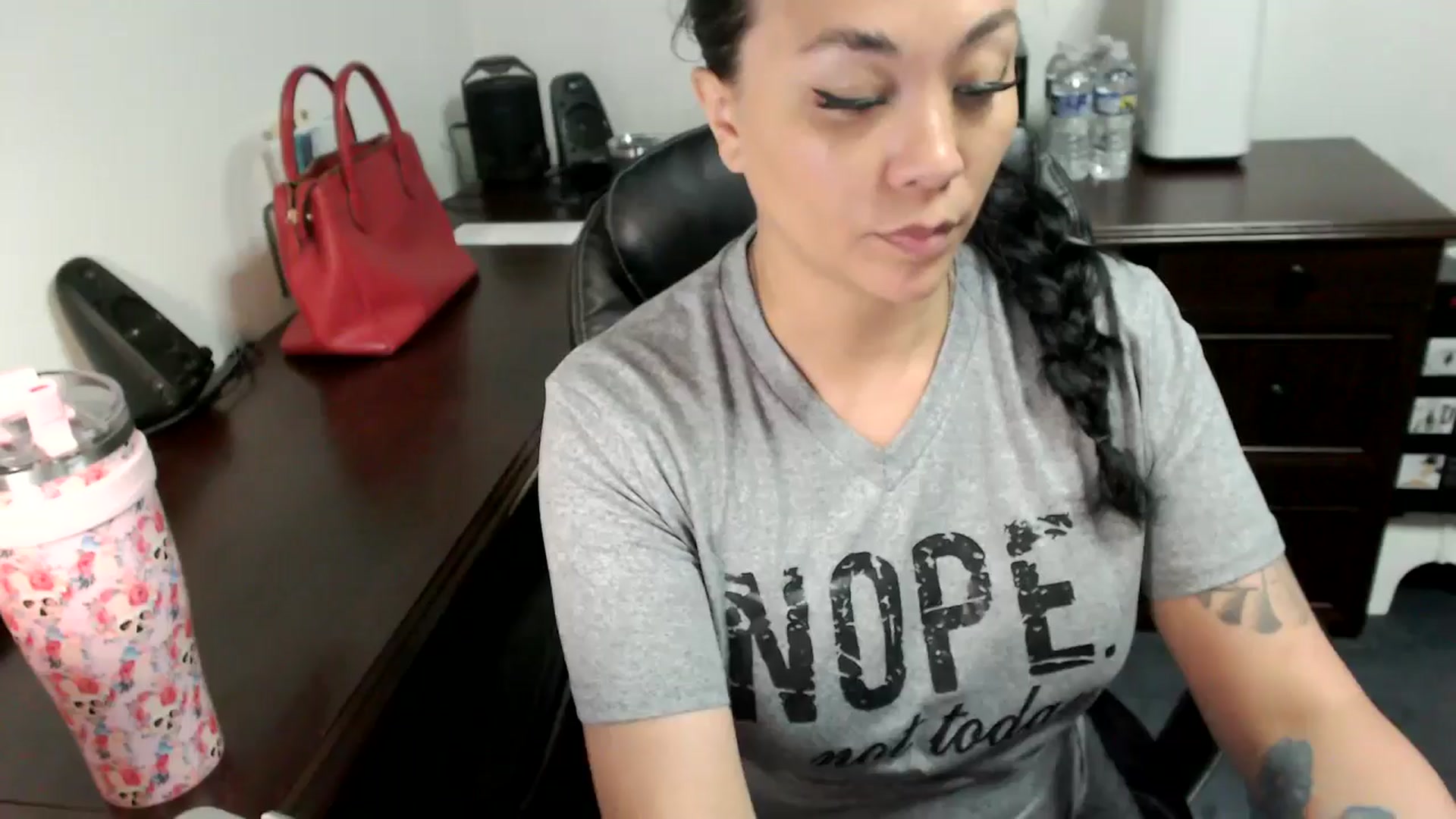 Gallery image thumbnail from MickaylaMoon's myfreecams stream on, 06/20/2024, 14:38 image 1 of 20