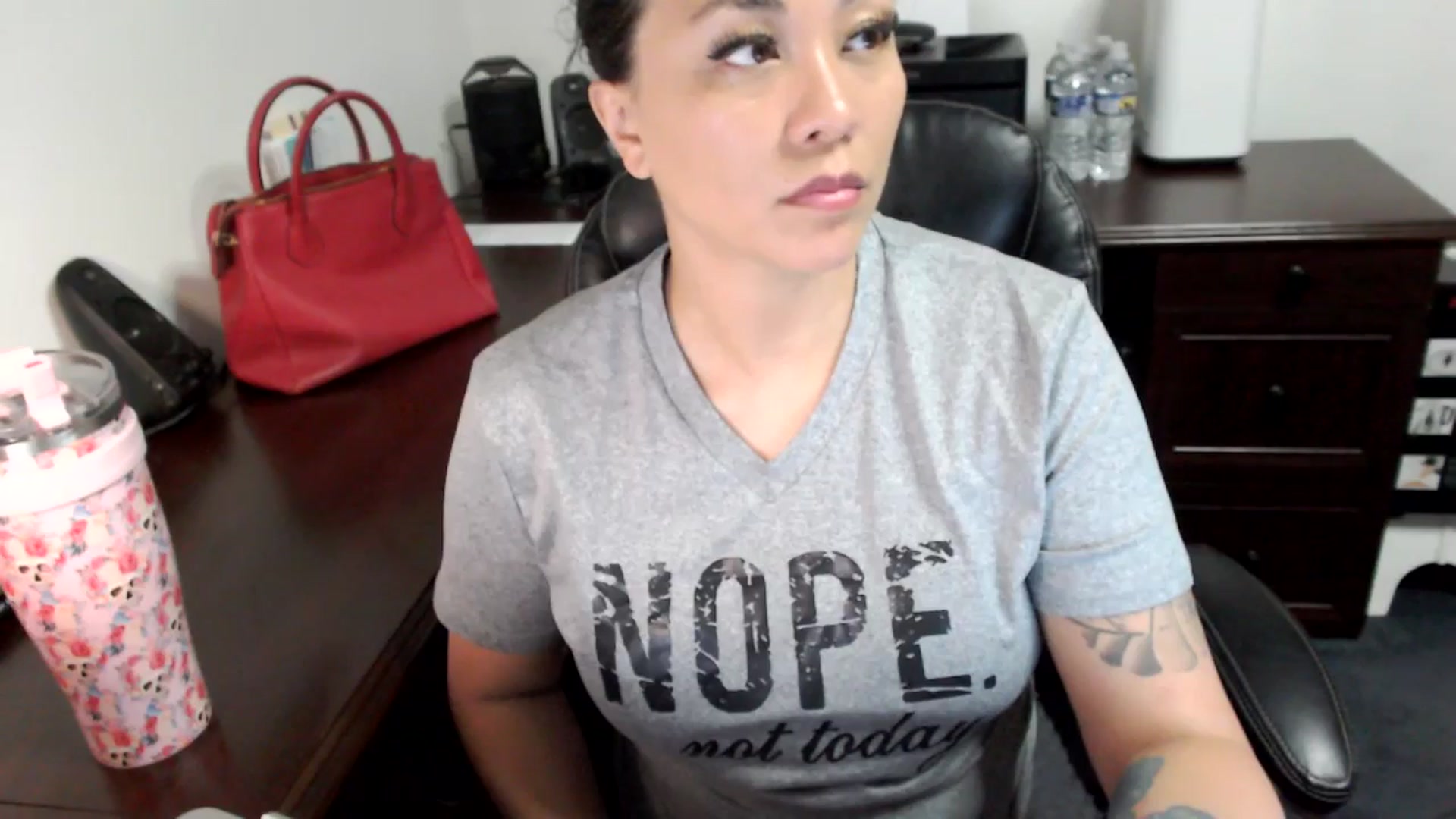 Gallery image thumbnail from MickaylaMoon's myfreecams stream on, 06/20/2024, 14:38 image 9 of 20