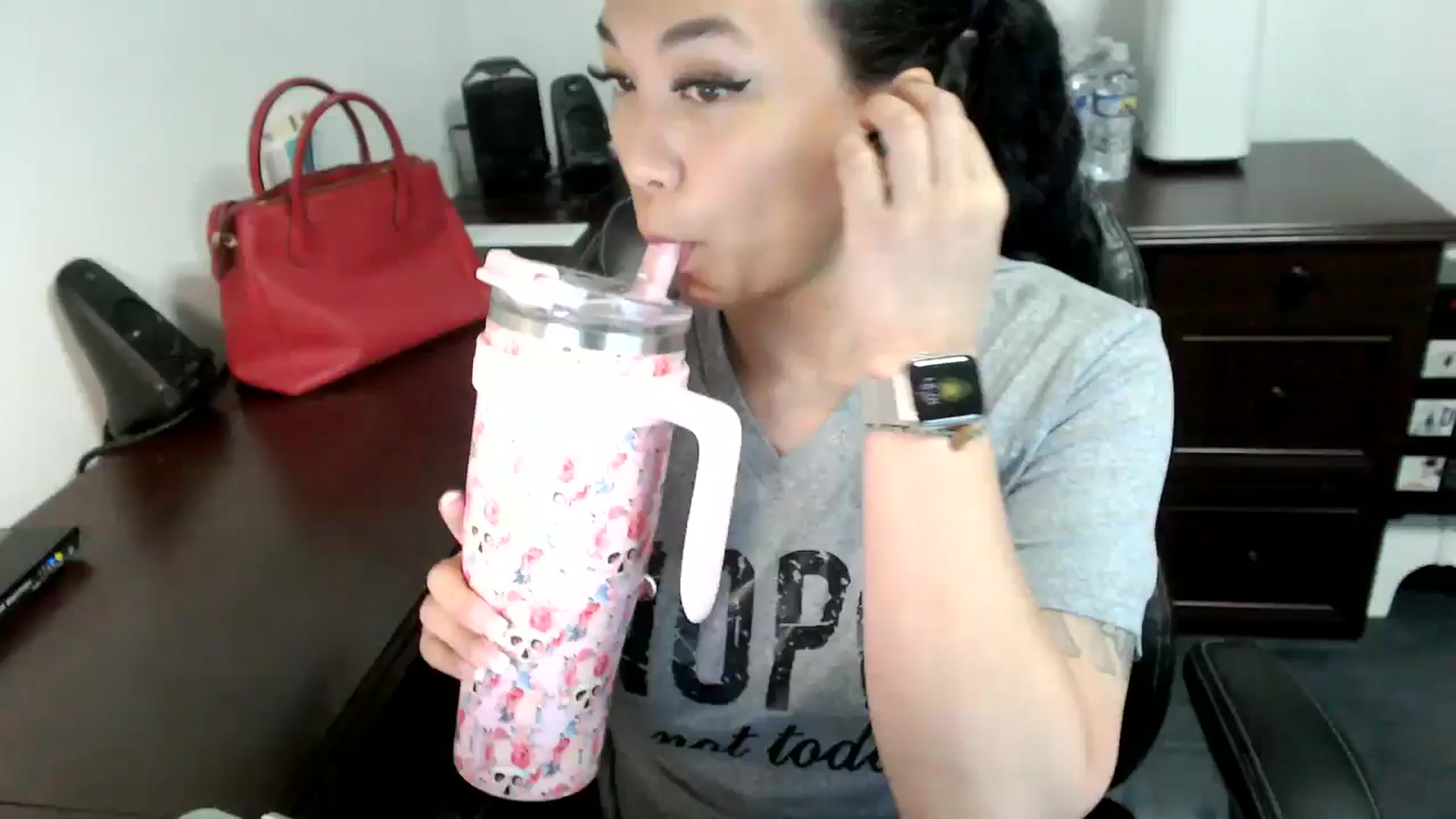 Gallery image thumbnail from MickaylaMoon's myfreecams stream on, 06/20/2024, 14:38 image 15 of 20