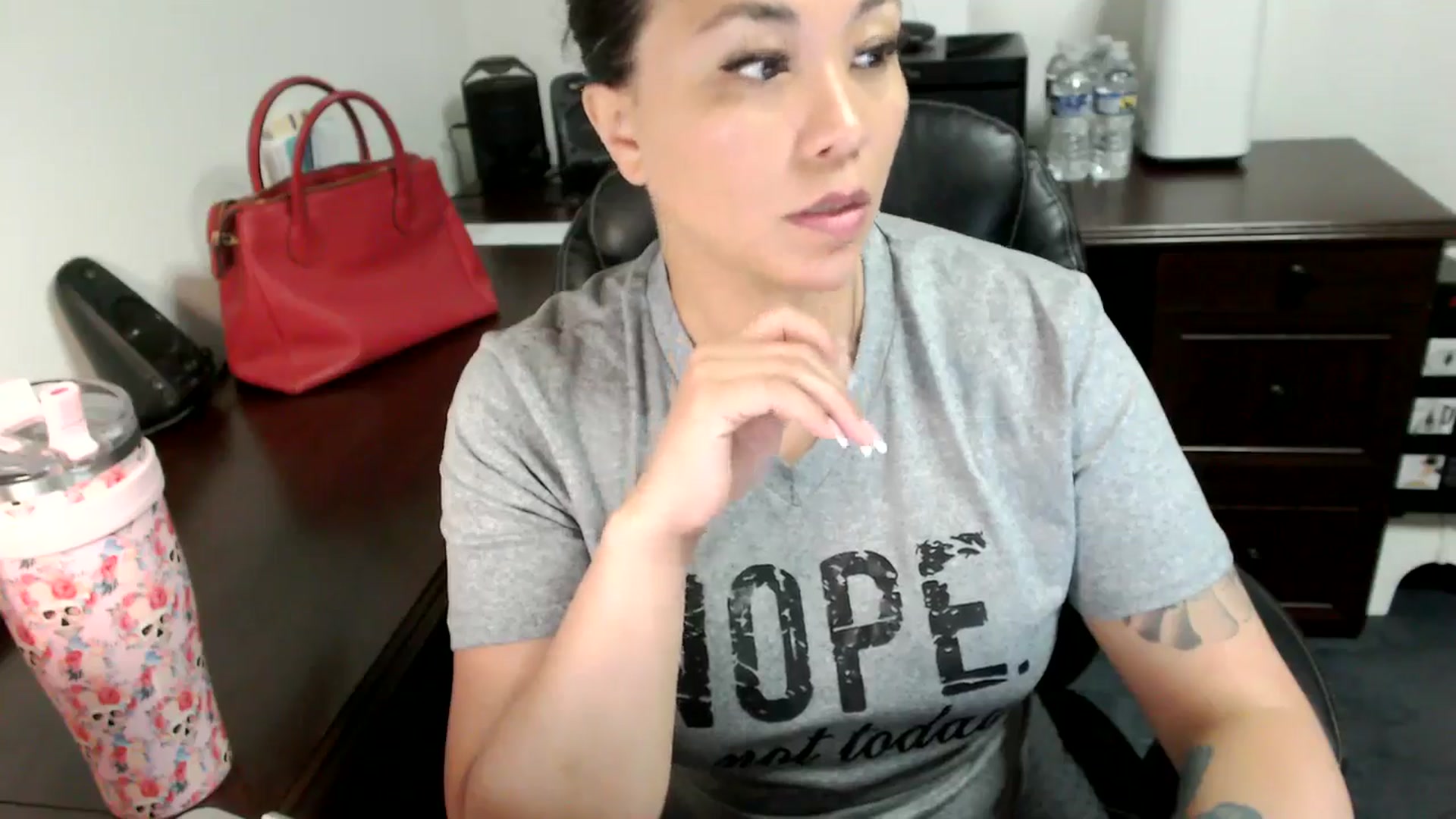 Gallery image thumbnail from MickaylaMoon's myfreecams stream on, 06/20/2024, 14:38 image 14 of 20