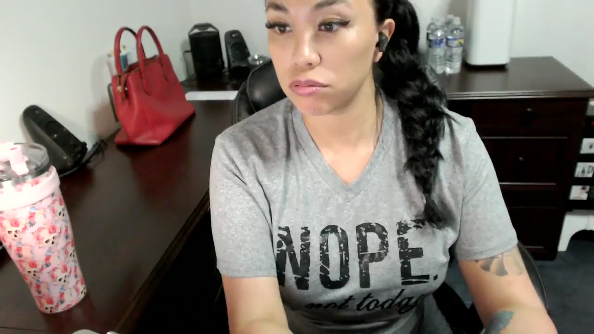 Gallery image thumbnail from MickaylaMoon's myfreecams stream on, 06/20/2024, 14:38 image 6 of 20