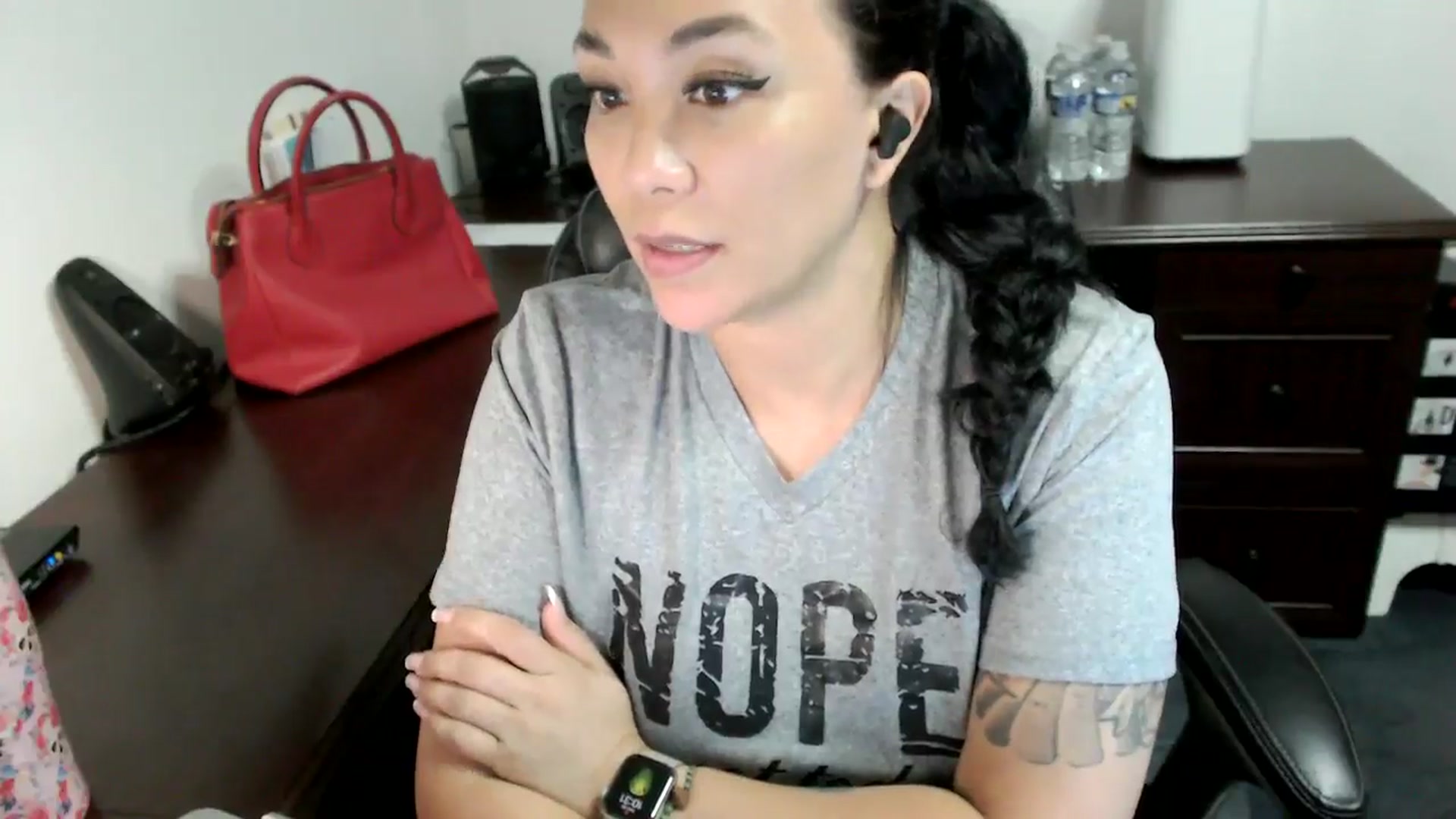 Gallery image thumbnail from MickaylaMoon's myfreecams stream on, 06/20/2024, 14:38 image 19 of 20