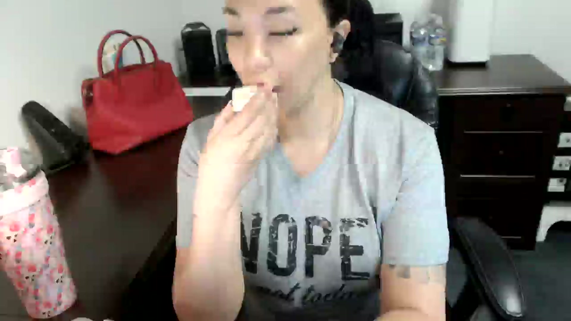 Gallery image thumbnail from MickaylaMoon's myfreecams stream on, 06/20/2024, 14:38 image 12 of 20