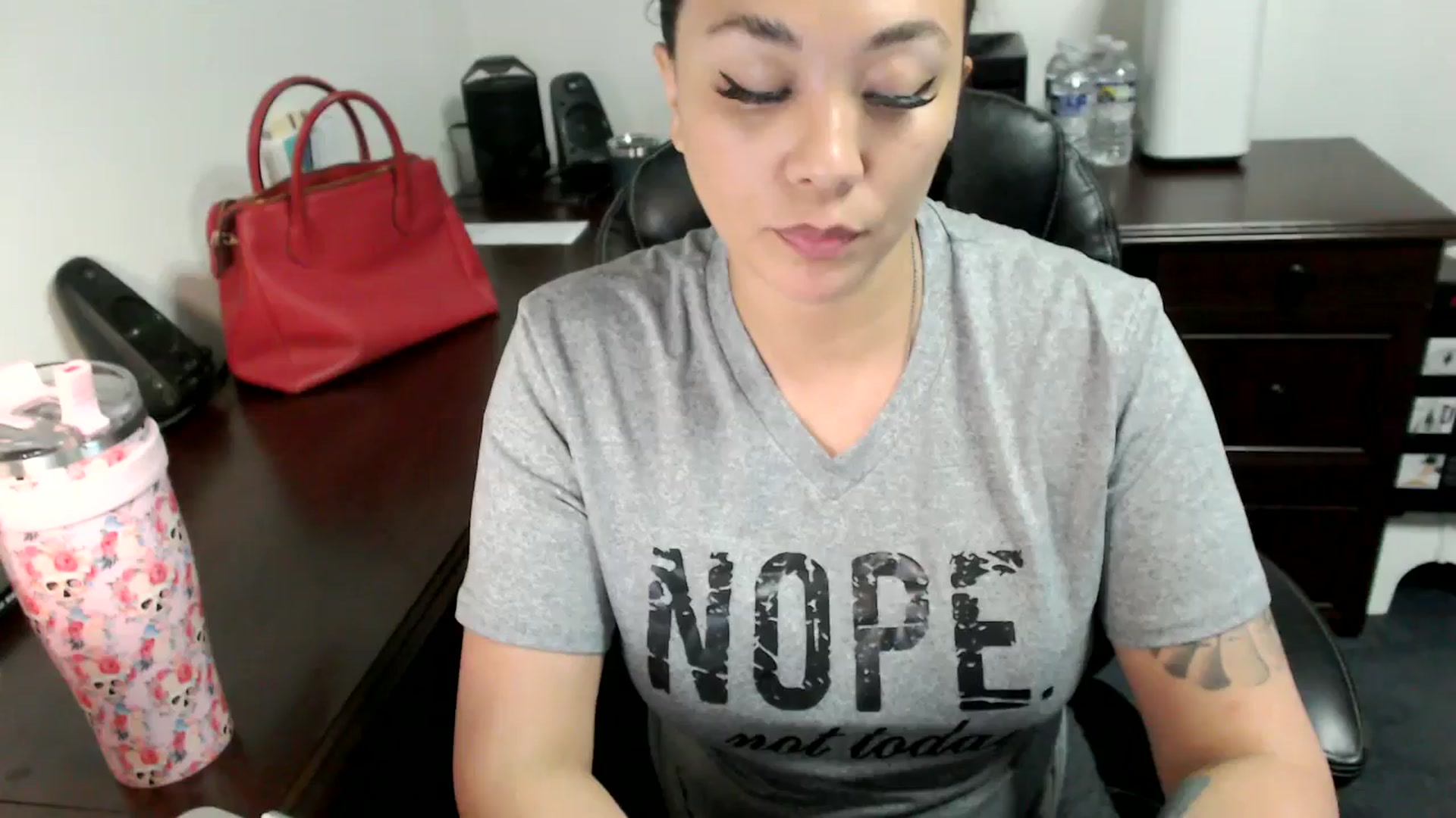 Gallery image thumbnail from MickaylaMoon's myfreecams stream on, 06/20/2024, 16:11 image 7 of 20