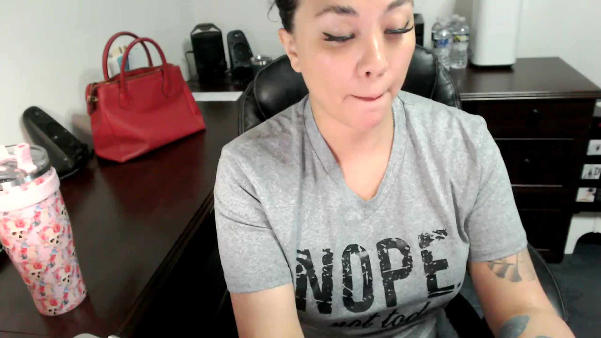 Gallery image thumbnail from MickaylaMoon's myfreecams stream on, 06/20/2024, 16:11 image 10 of 20