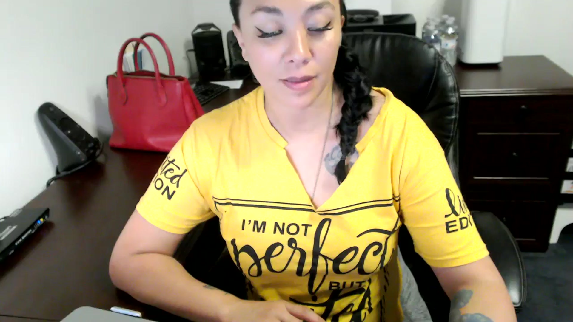 Gallery image thumbnail from MickaylaMoon's myfreecams stream on, 06/21/2024, 16:41 image 19 of 20