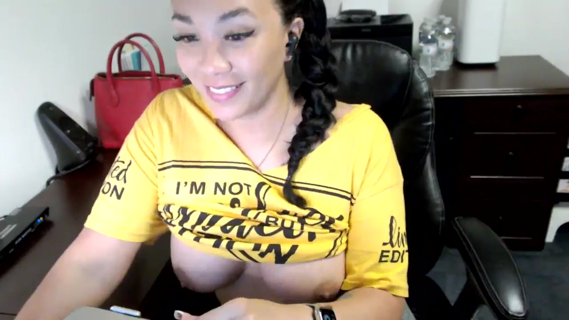 Gallery image thumbnail from MickaylaMoon's myfreecams stream on, 06/21/2024, 16:41 image 15 of 20