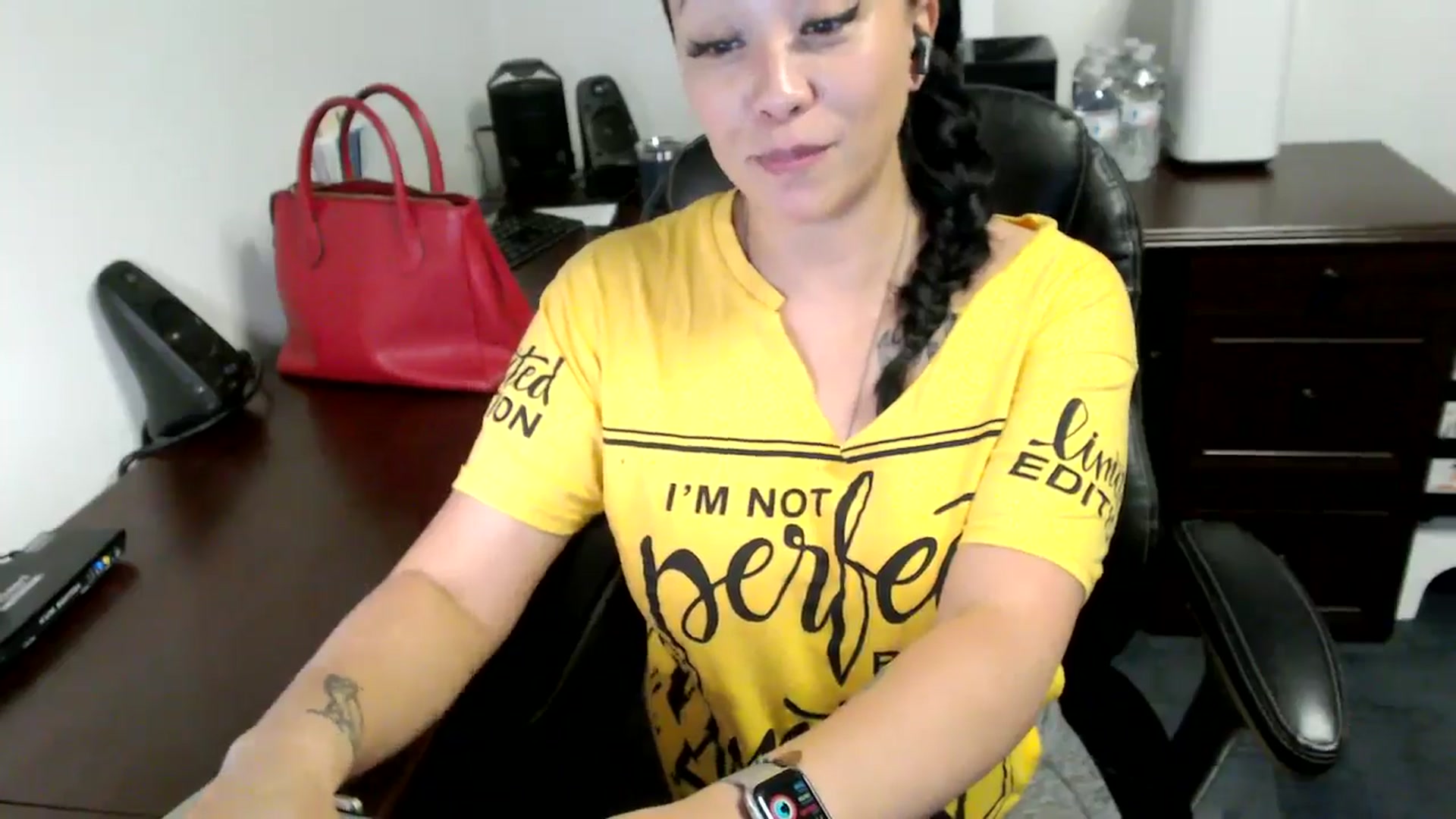 Gallery image thumbnail from MickaylaMoon's myfreecams stream on, 06/21/2024, 16:41 image 18 of 20