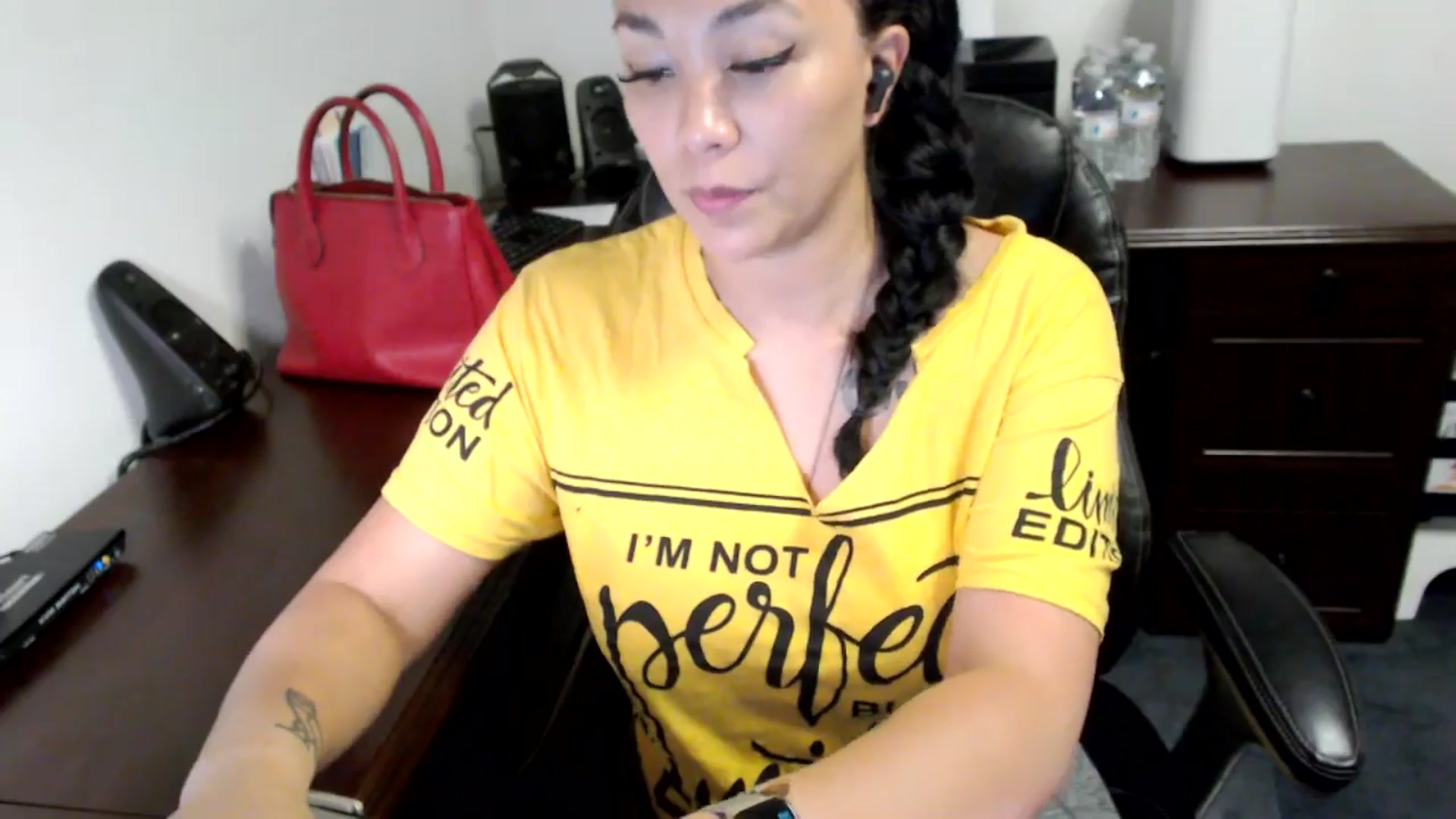 Gallery image thumbnail from MickaylaMoon's myfreecams stream on, 06/21/2024, 16:41 image 20 of 20