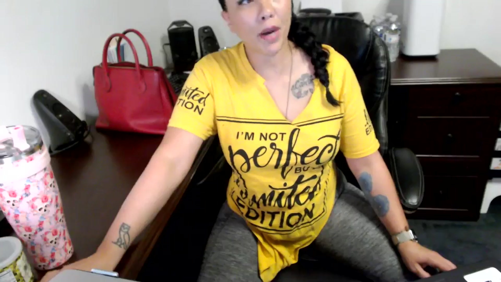 Gallery image thumbnail from MickaylaMoon's myfreecams stream on, 06/21/2024, 17:14 image 12 of 20