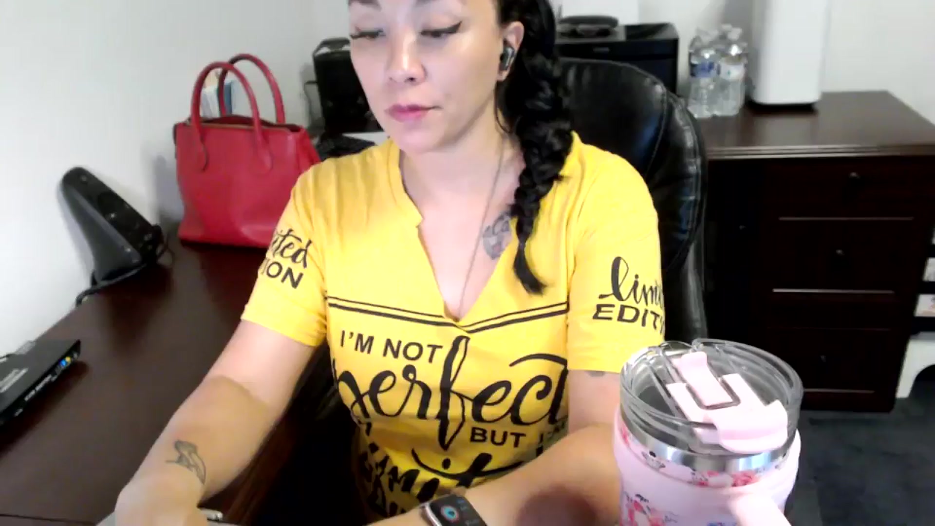 Gallery image thumbnail from MickaylaMoon's myfreecams stream on, 06/21/2024, 17:14 image 1 of 20