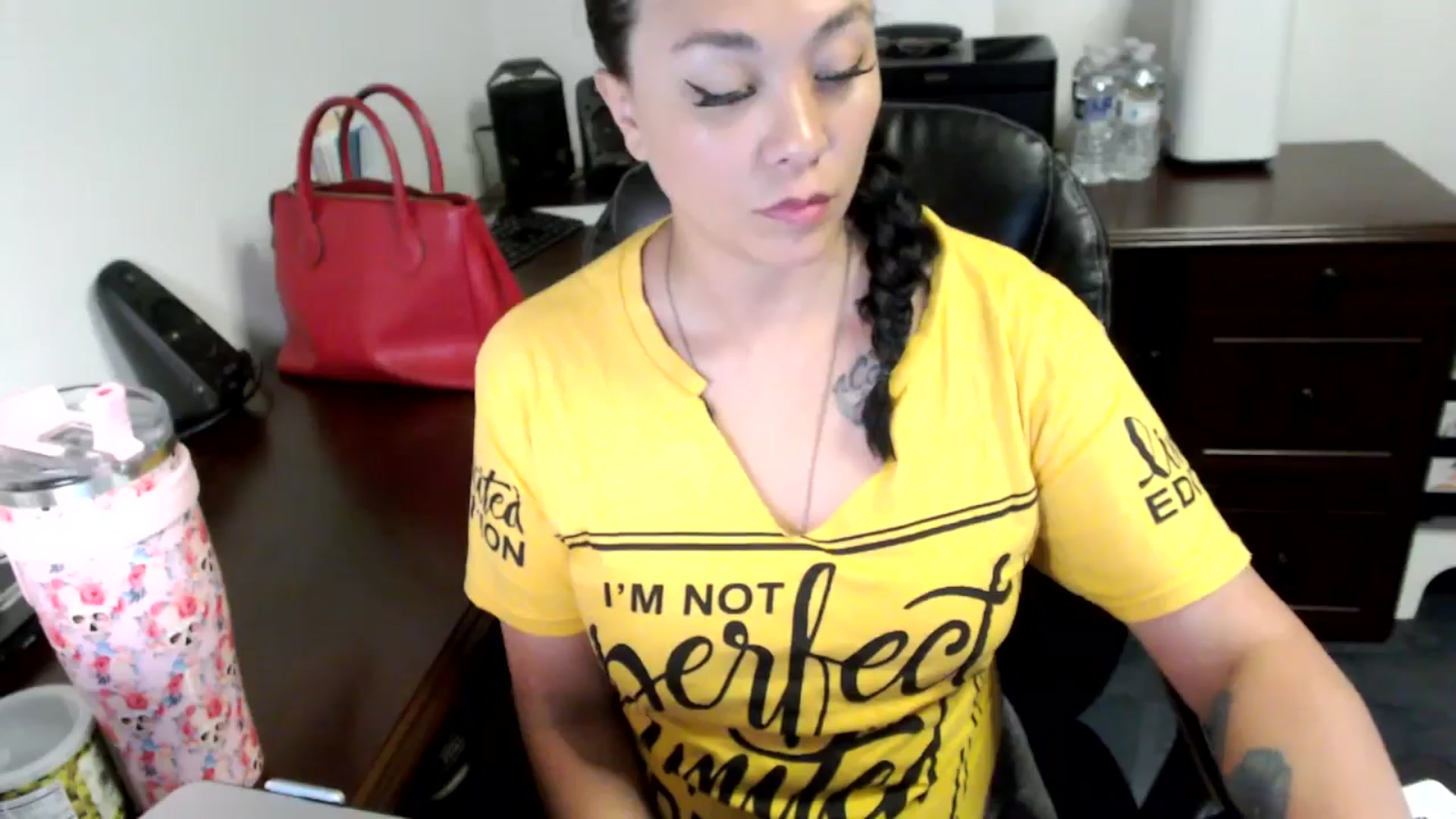 Gallery image thumbnail from MickaylaMoon's myfreecams stream on, 06/21/2024, 17:14 image 9 of 20