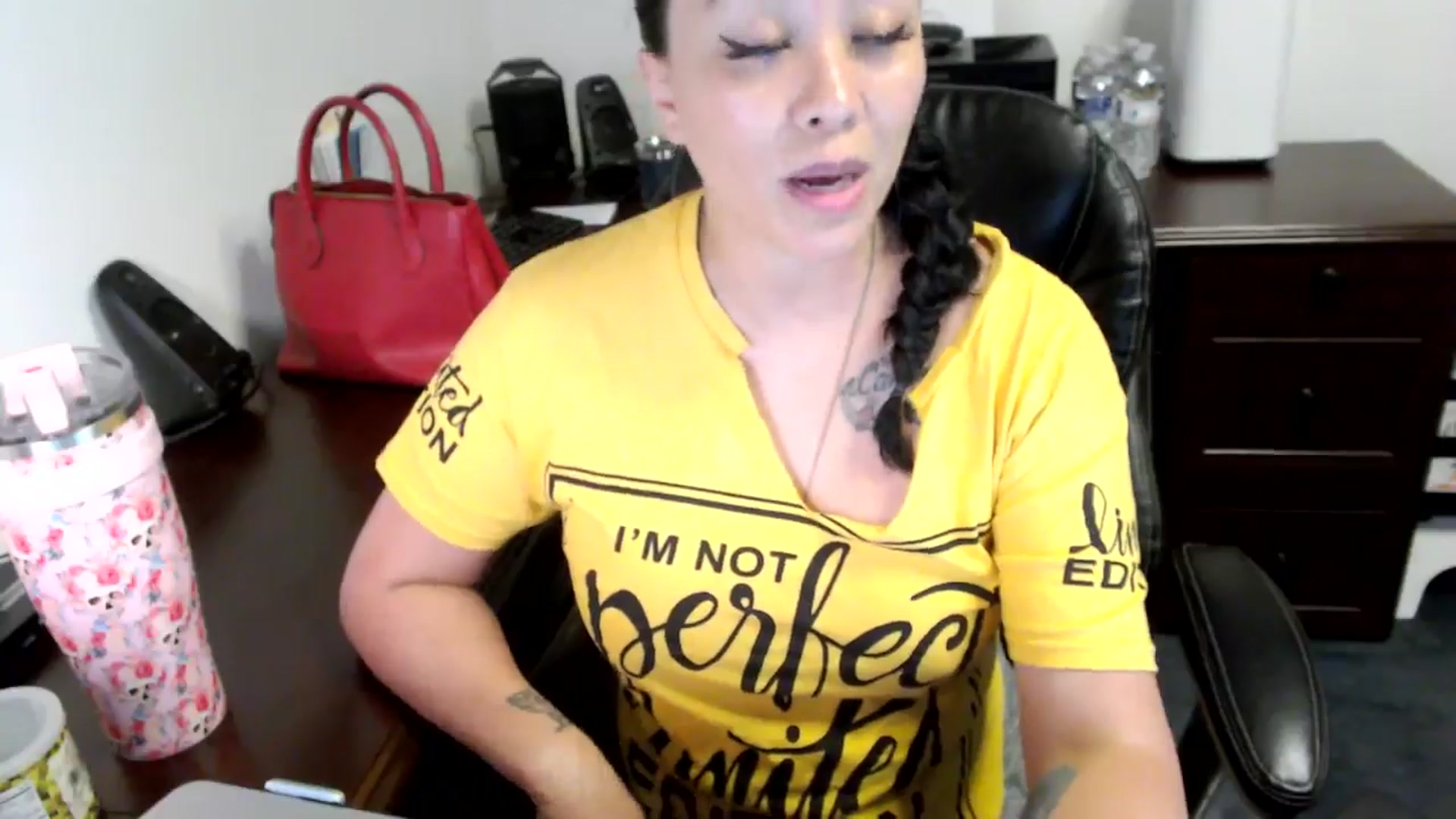 Gallery image thumbnail from MickaylaMoon's myfreecams stream on, 06/21/2024, 18:10 image 2 of 20