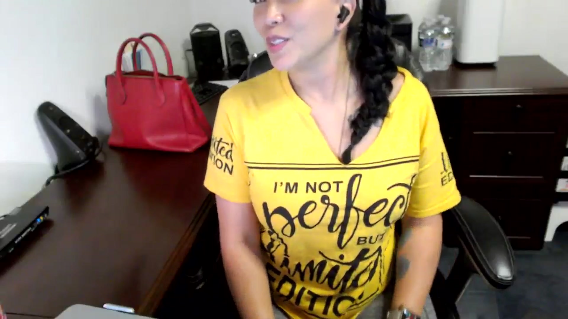 Gallery image thumbnail from MickaylaMoon's myfreecams stream on, 06/21/2024, 18:10 image 8 of 20