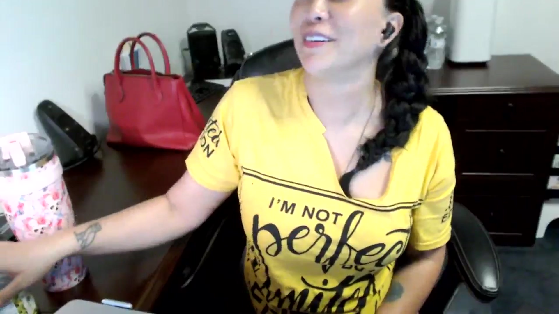 Gallery image thumbnail from MickaylaMoon's myfreecams stream on, 06/21/2024, 18:10 image 6 of 20