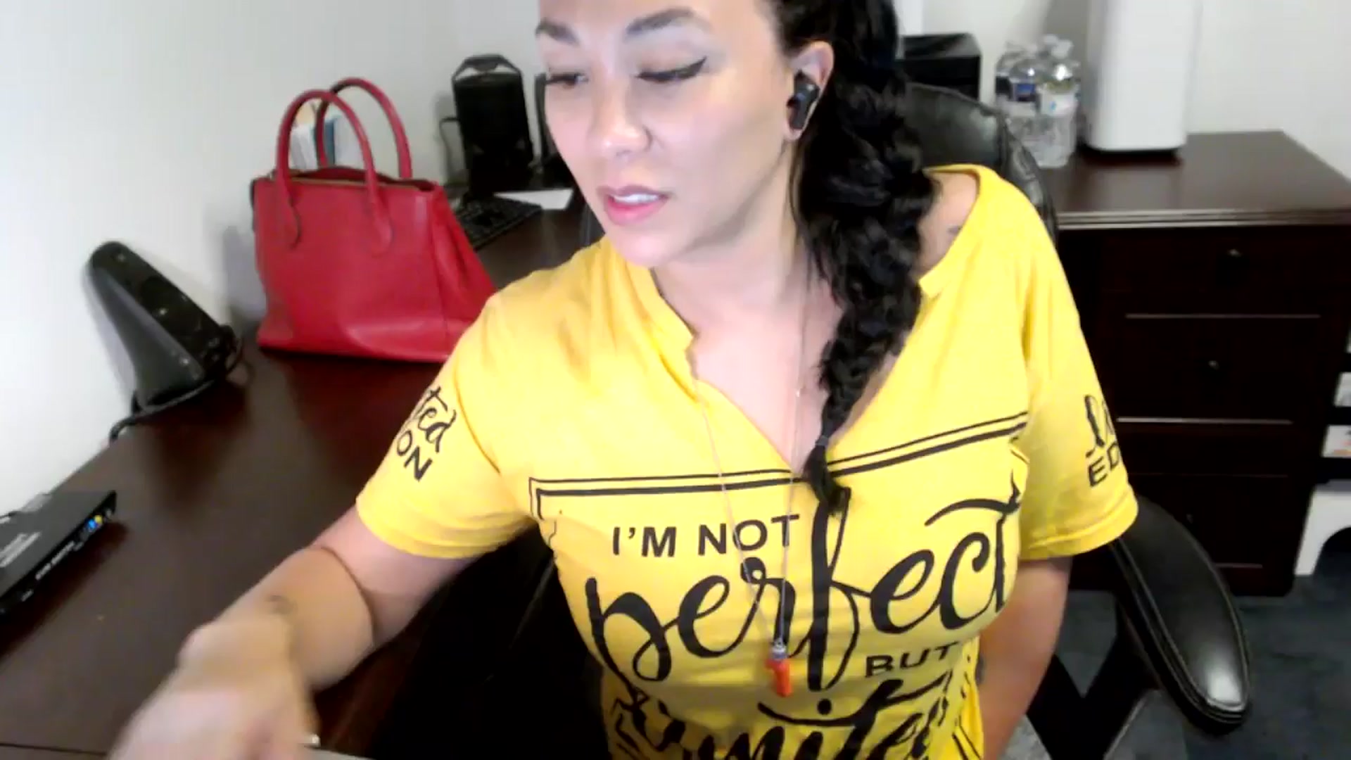 Gallery image thumbnail from MickaylaMoon's myfreecams stream on, 06/21/2024, 18:31 image 1 of 20