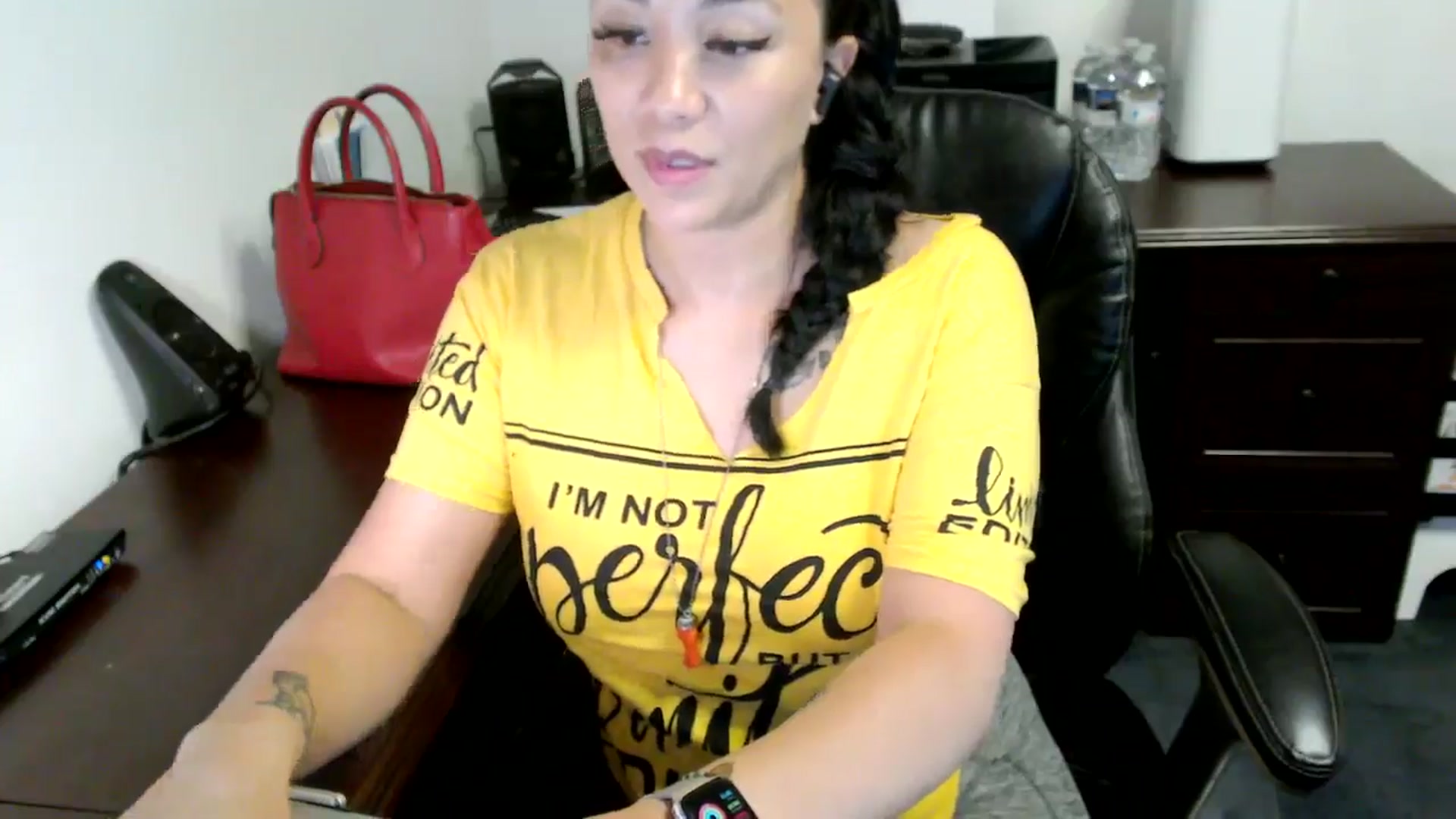 Gallery image thumbnail from MickaylaMoon's myfreecams stream on, 06/21/2024, 18:31 image 2 of 20
