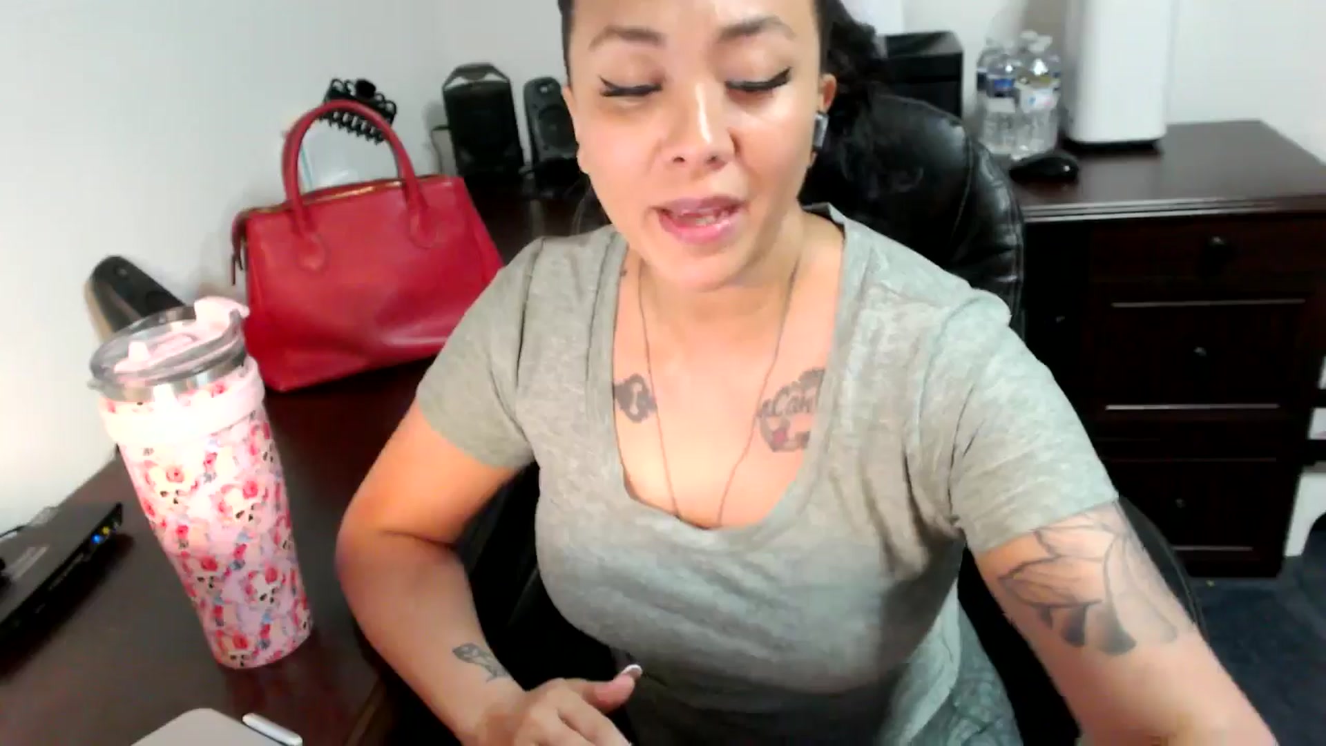 Gallery image thumbnail from MickaylaMoon's myfreecams stream on, 06/24/2024, 16:00 image 5 of 20