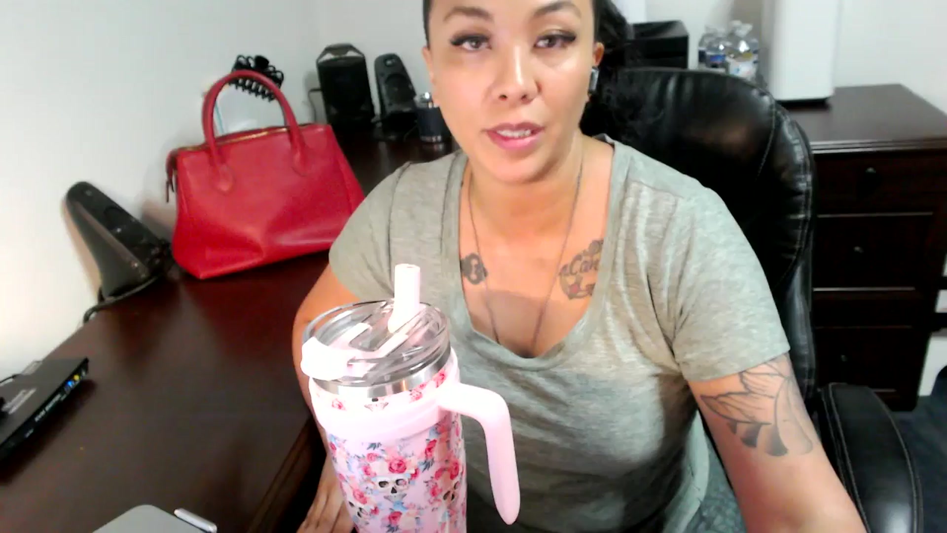 Gallery image thumbnail from MickaylaMoon's myfreecams stream on, 06/24/2024, 16:00 image 12 of 20