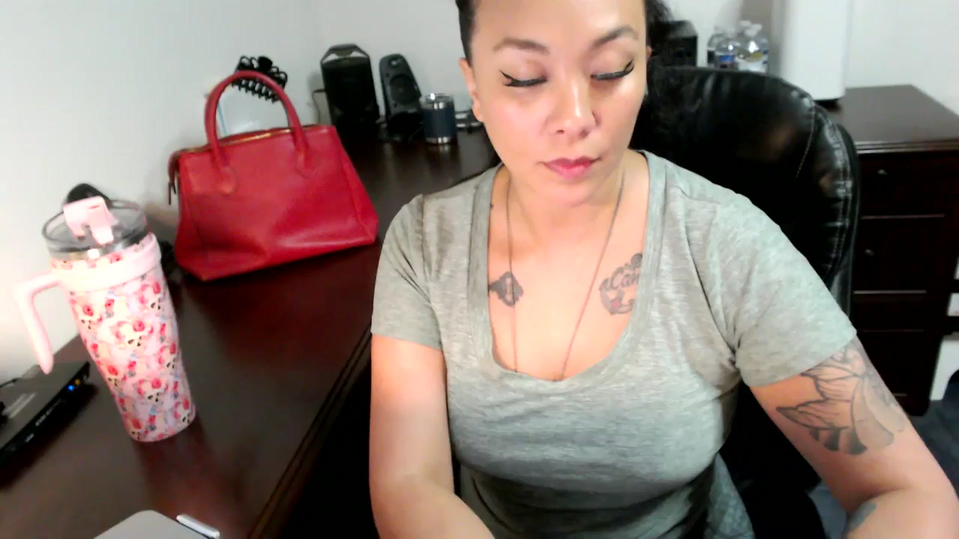 Gallery image thumbnail from MickaylaMoon's myfreecams stream on, 06/24/2024, 18:19 image 9 of 20
