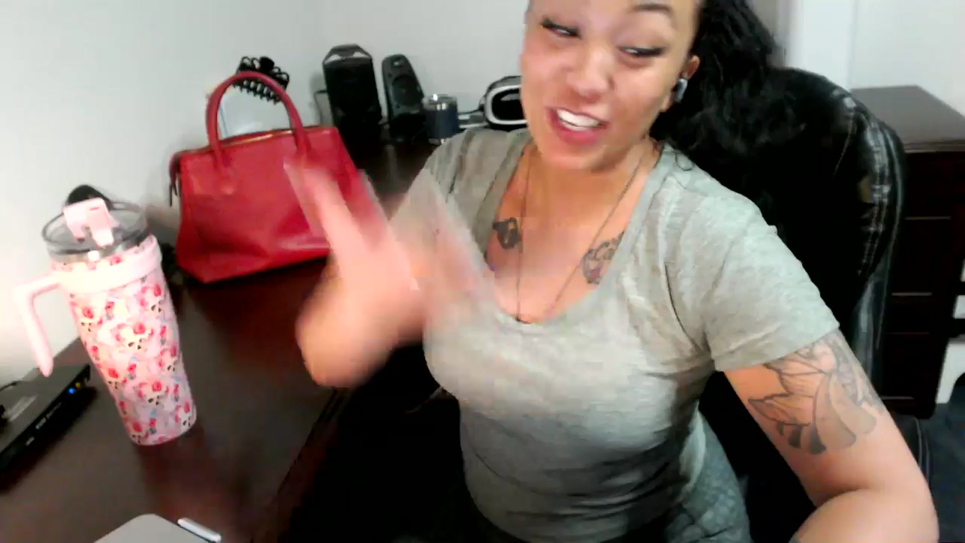 Gallery image thumbnail from MickaylaMoon's myfreecams stream on, 06/24/2024, 18:19 image 6 of 20