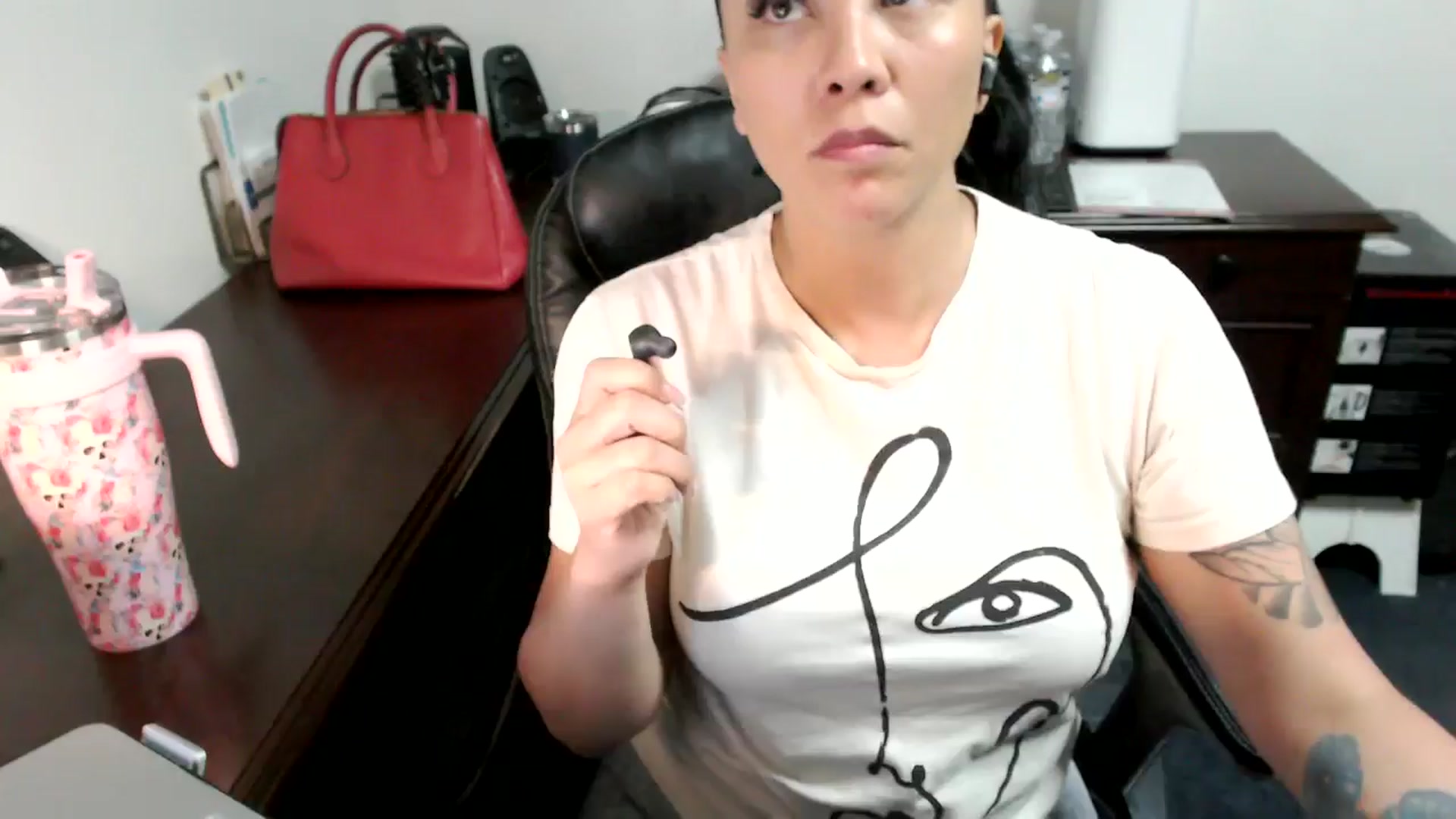 Gallery image thumbnail from MickaylaMoon's myfreecams stream on, 06/25/2024, 15:33 image 1 of 20