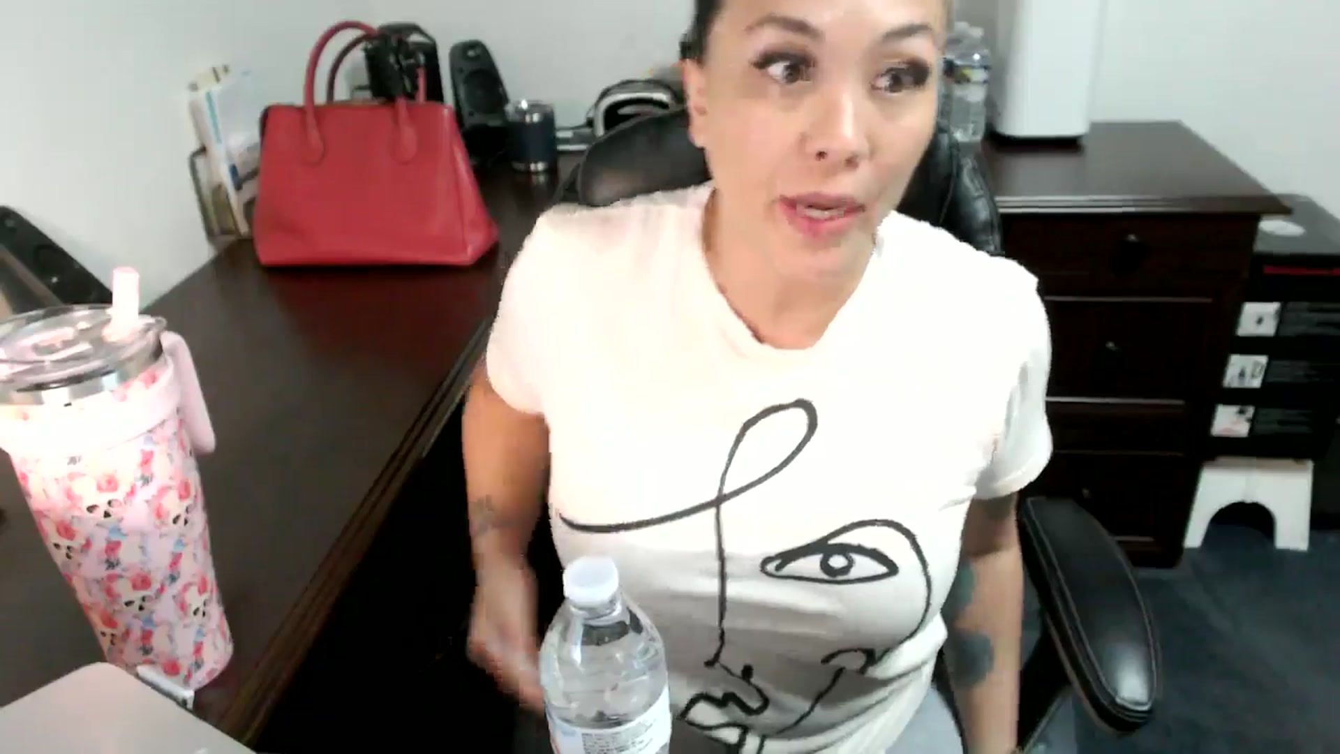Gallery image thumbnail from MickaylaMoon's myfreecams stream on, 06/25/2024, 17:13 image 14 of 20
