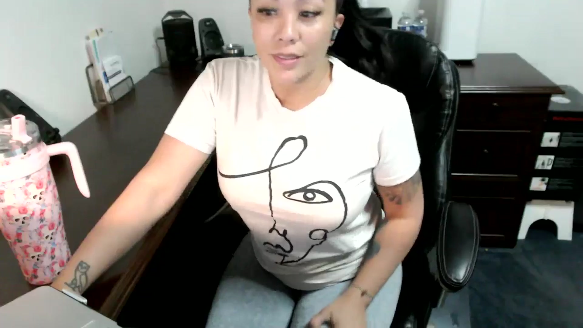Gallery image thumbnail from MickaylaMoon's myfreecams stream on, 06/25/2024, 19:19 image 16 of 20