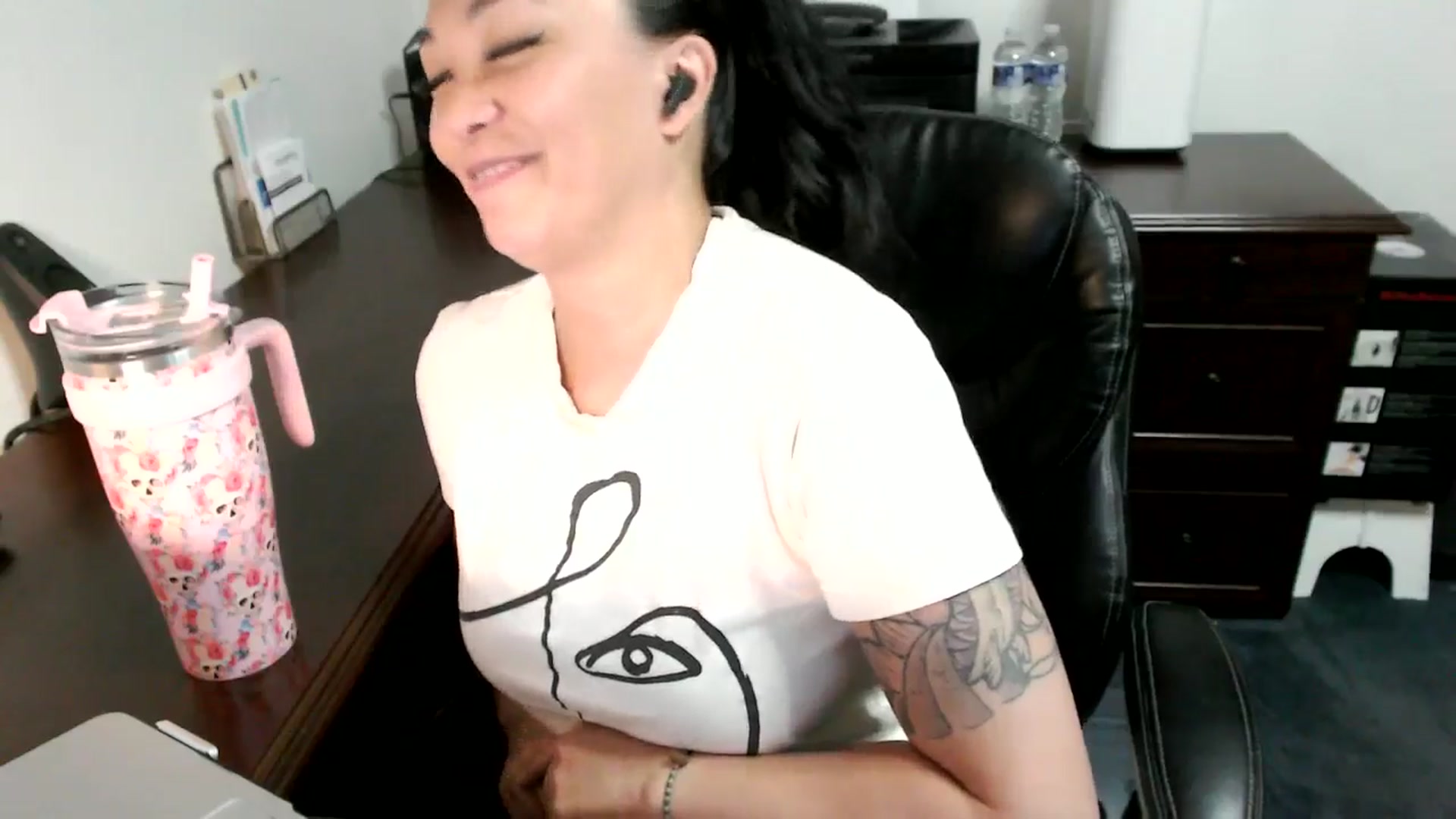 Gallery image thumbnail from MickaylaMoon's myfreecams stream on, 06/25/2024, 19:19 image 7 of 20