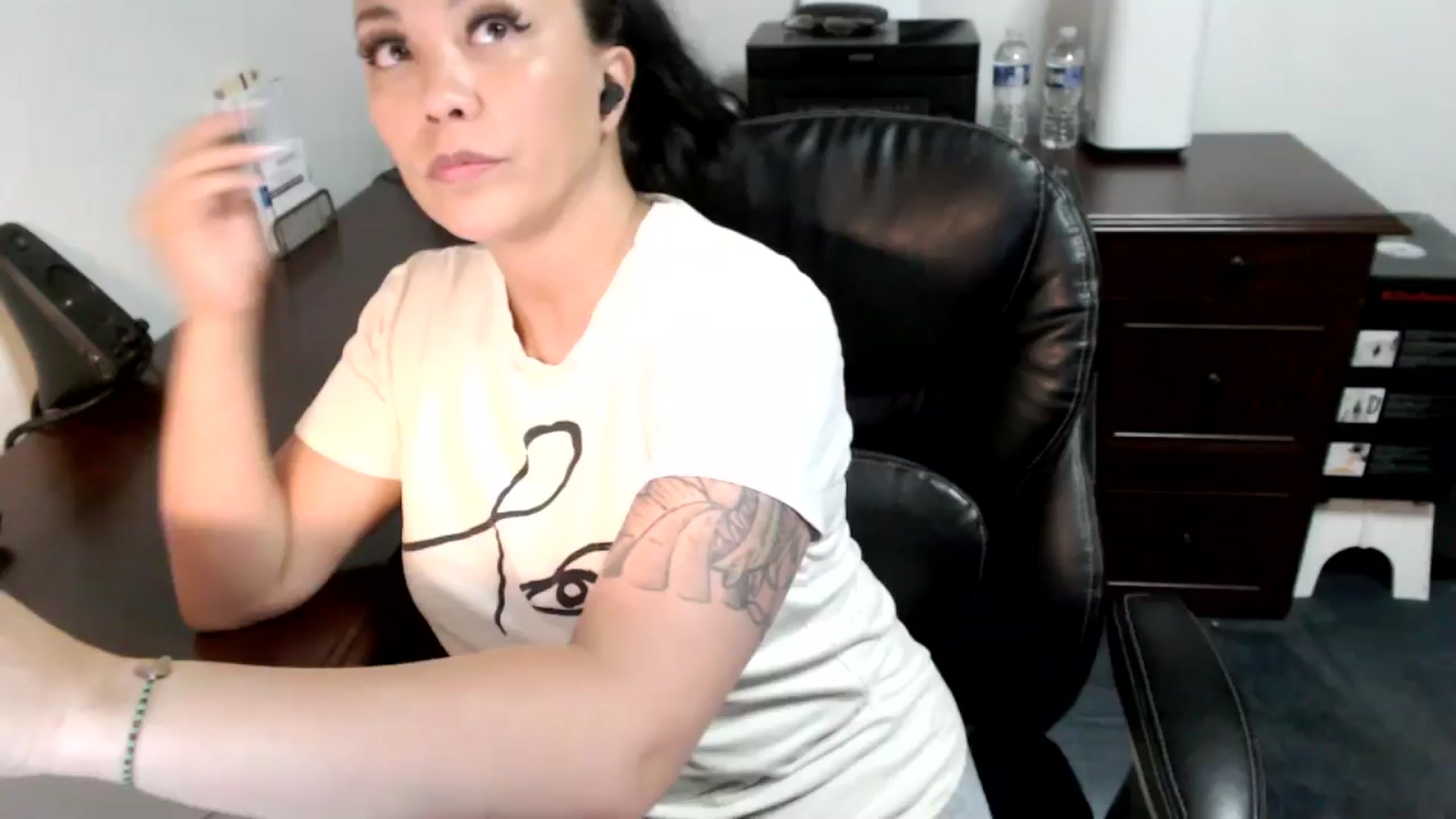 Gallery image thumbnail from MickaylaMoon's myfreecams stream on, 06/25/2024, 20:15 image 1 of 20