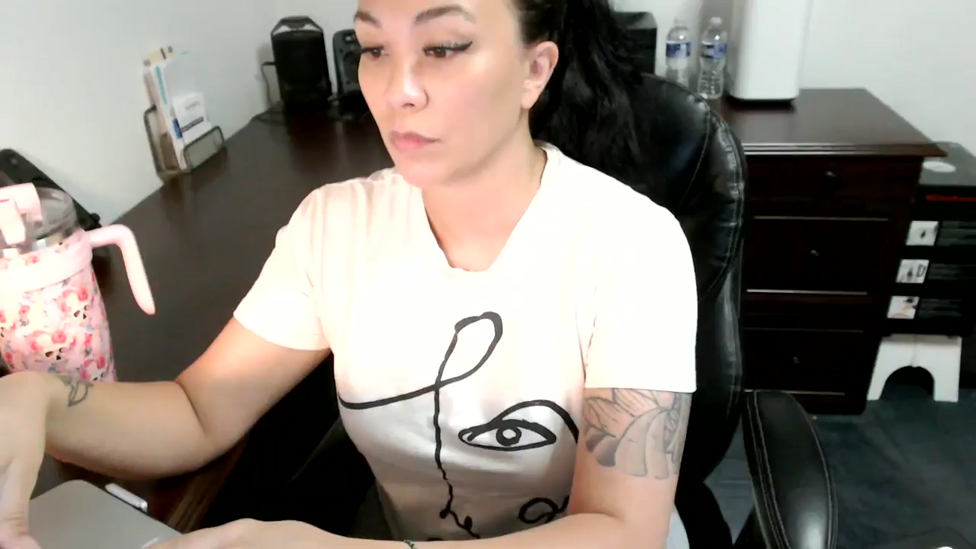 Gallery image thumbnail from MickaylaMoon's myfreecams stream on, 06/25/2024, 20:15 image 5 of 20
