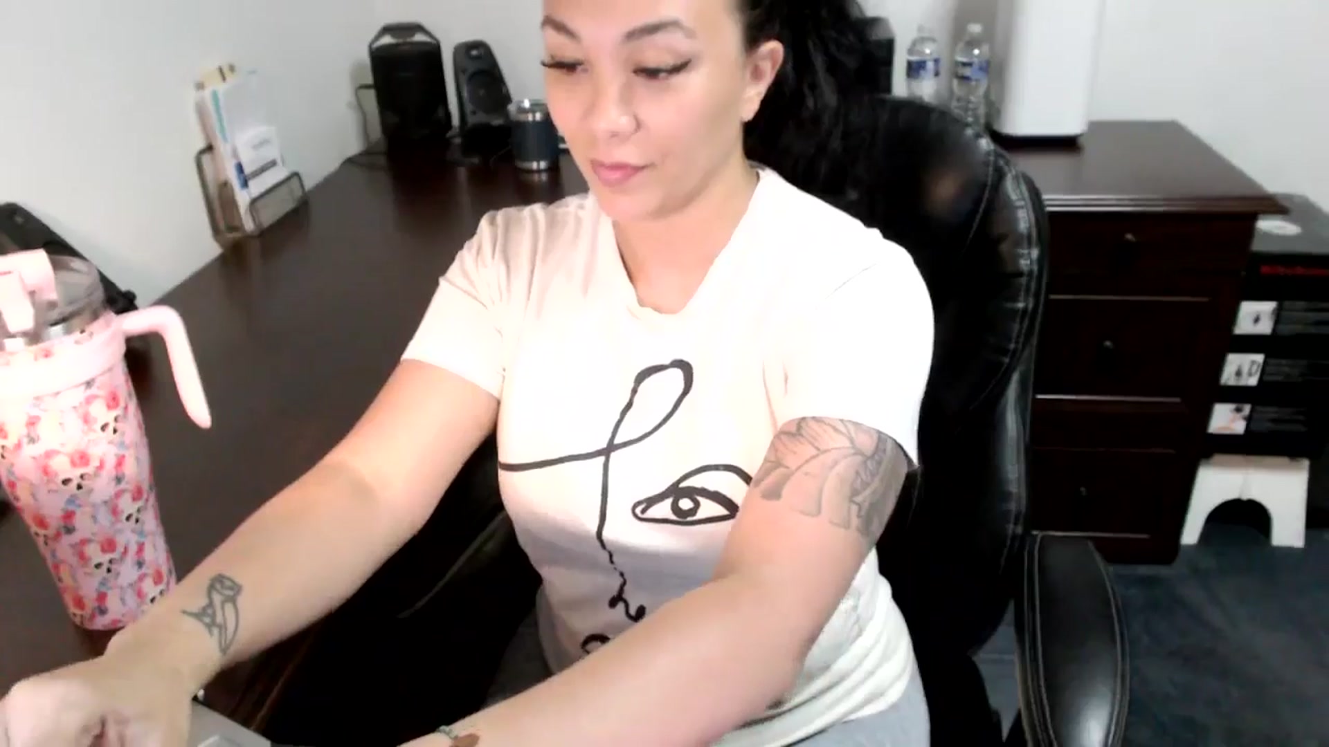 Gallery image thumbnail from MickaylaMoon's myfreecams stream on, 06/25/2024, 20:15 image 3 of 20